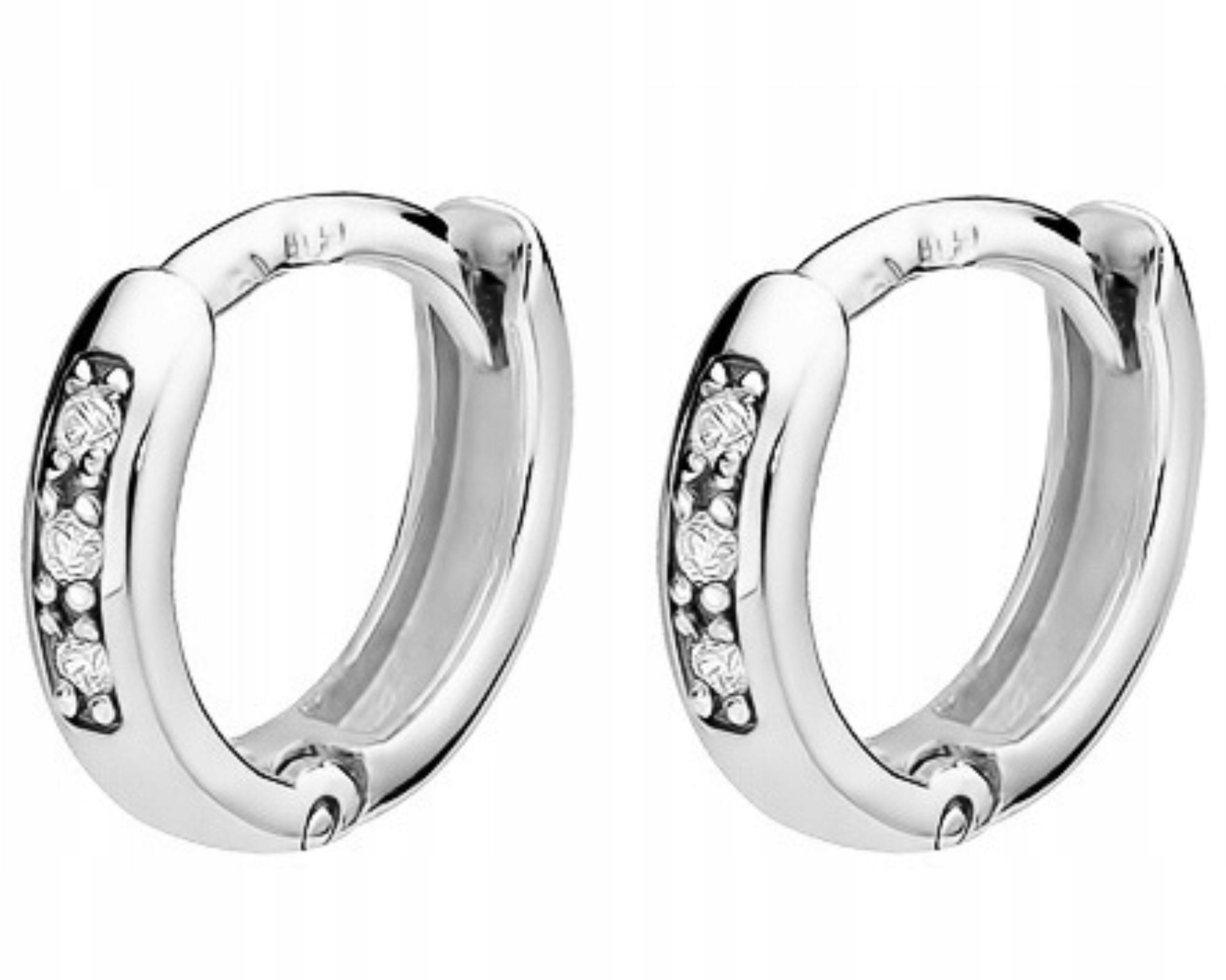 Zlaté náušnice s kroužky a brilianty na přijímání