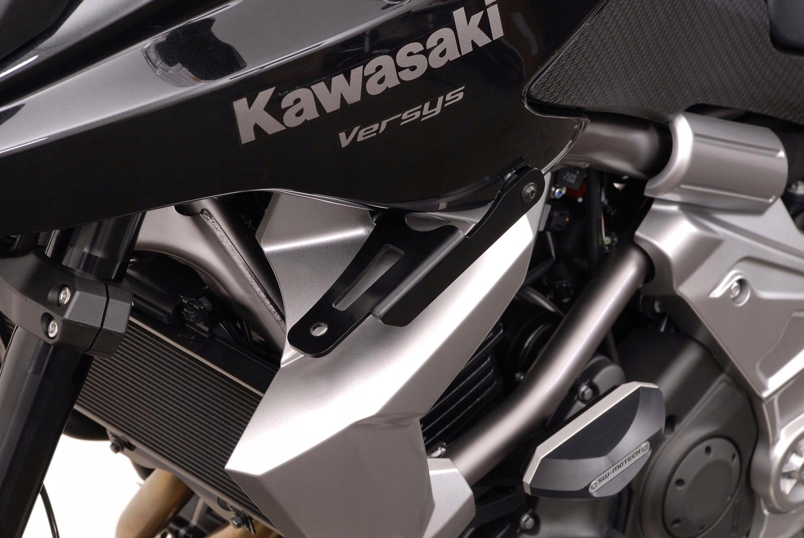 ZESTAW MONTAŻOWY LAMP KAWASAKI VERSYS 650 (10-14) Producent SW-Motech