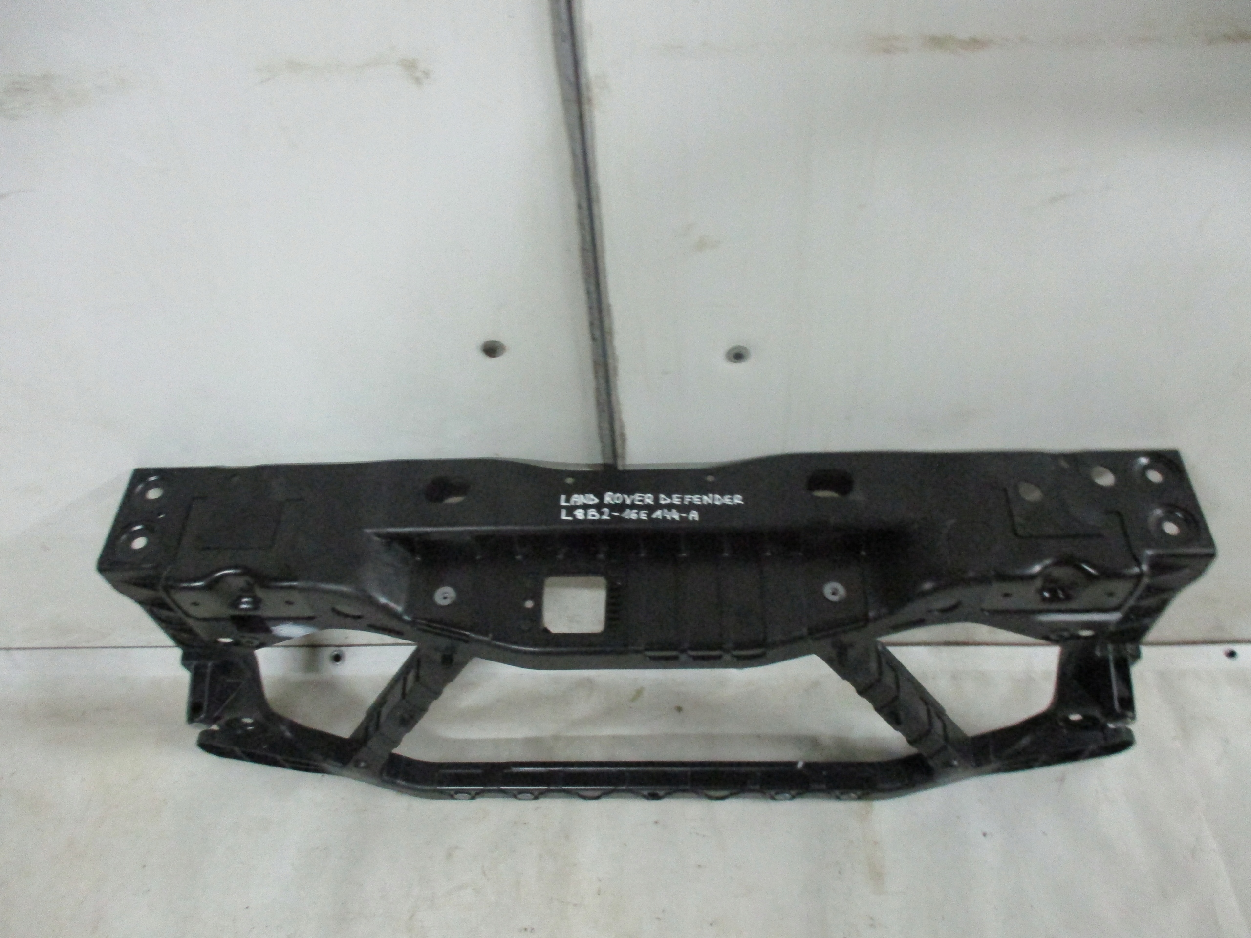 bar, wall front Land Rover Defender II 20r- L8B2-16E144-A