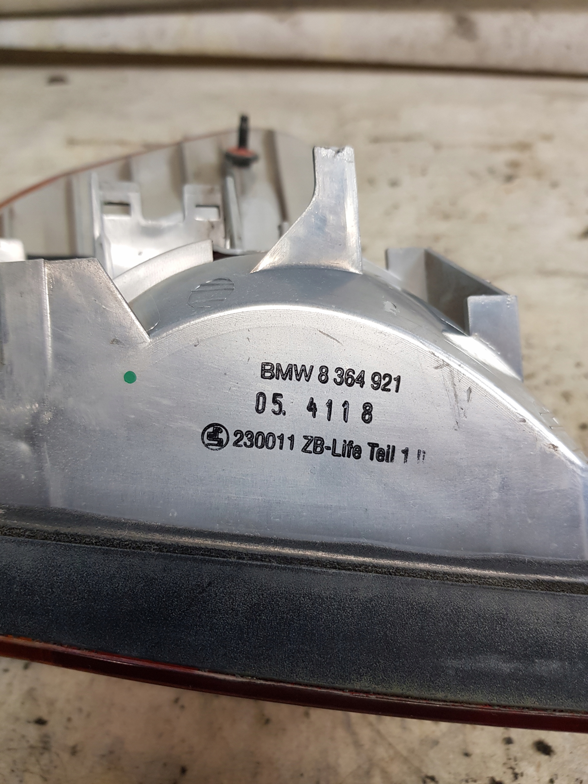 BMW E46 Berline Feux phare Arrière Gauche 8364921