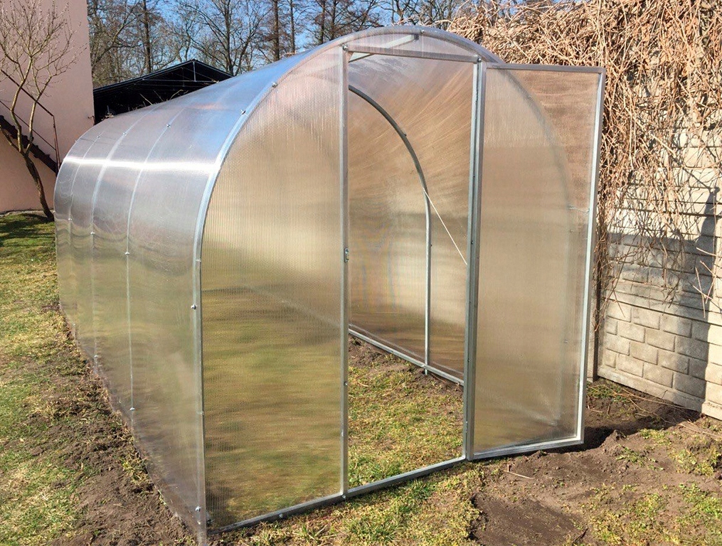 Mała Szklarnia z poliwęglanu ogrodowa 1,65x8 m profile 20x20 poliwęglan 6mm Producent E-szklarnia