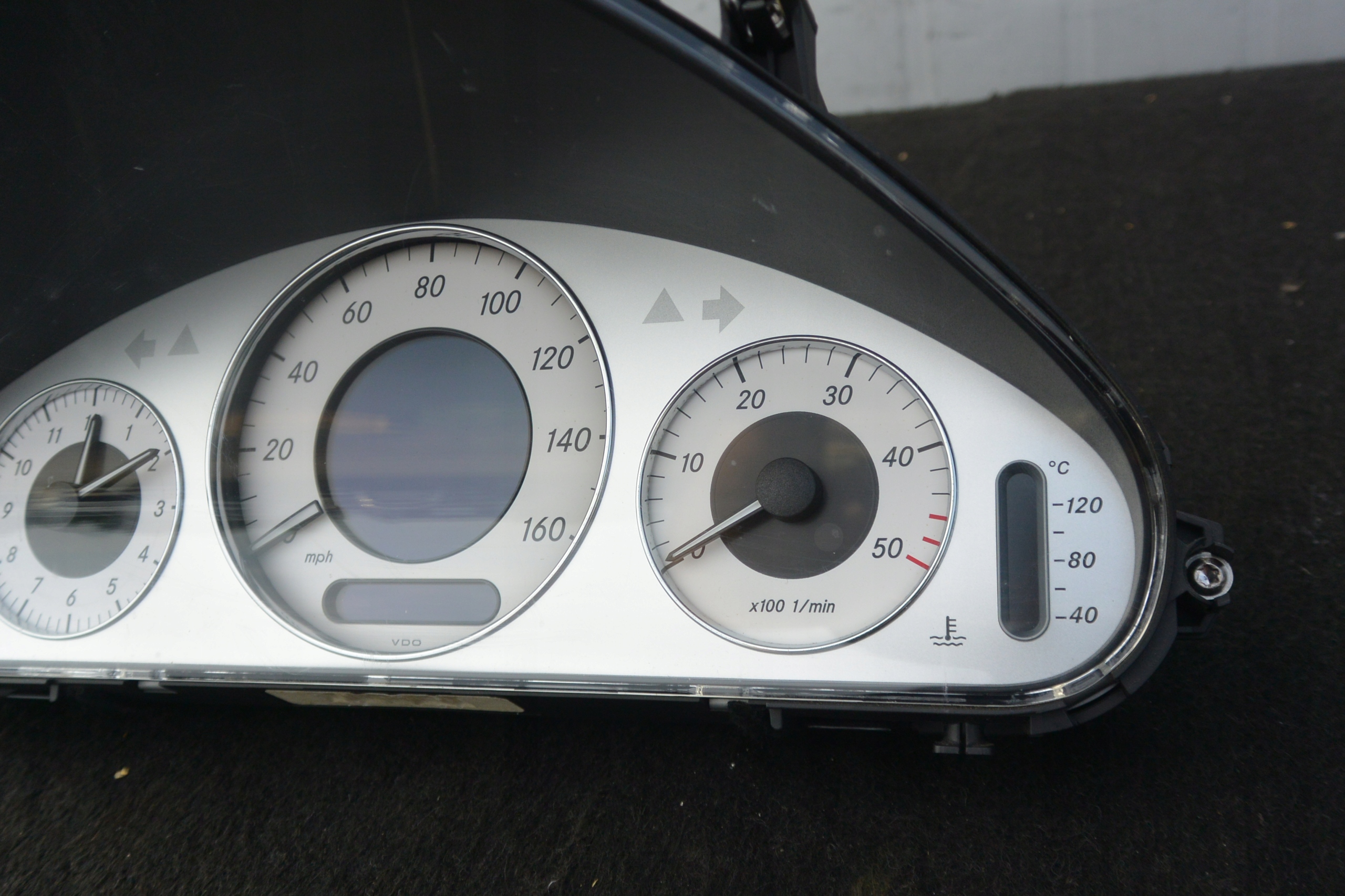 dials DIESEL MERCEDES W211 AVANTGARDE UK