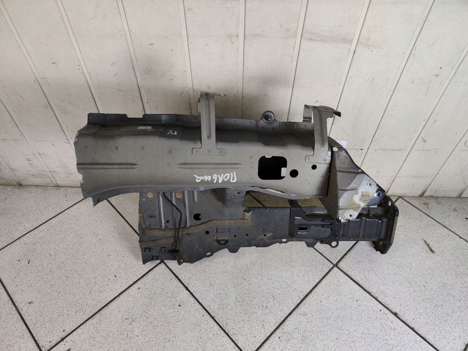 quarter front right side Jeep Cherokee 5 2014