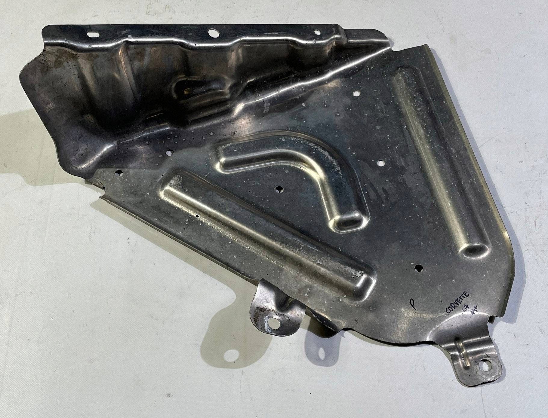 cover tanks tanks of the fuel right Chevrolet Corvette C7