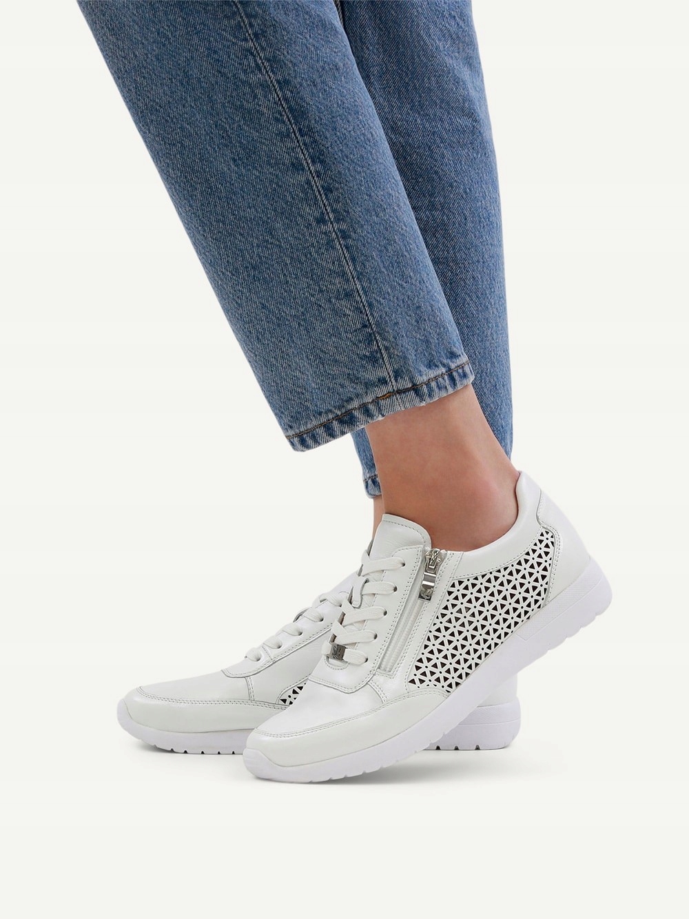 Caprice s perforovanými výřezy, vel 39