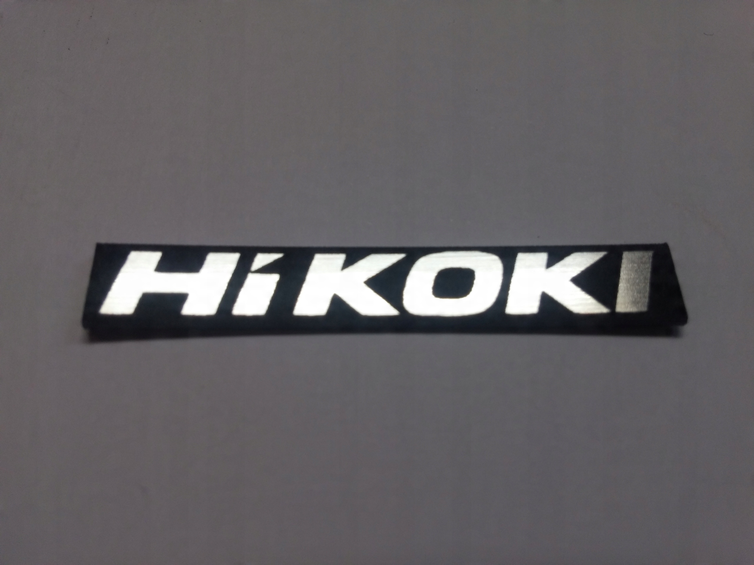 

Hikoki naklejka emblemat 49 x 8 mm*SREBRNA