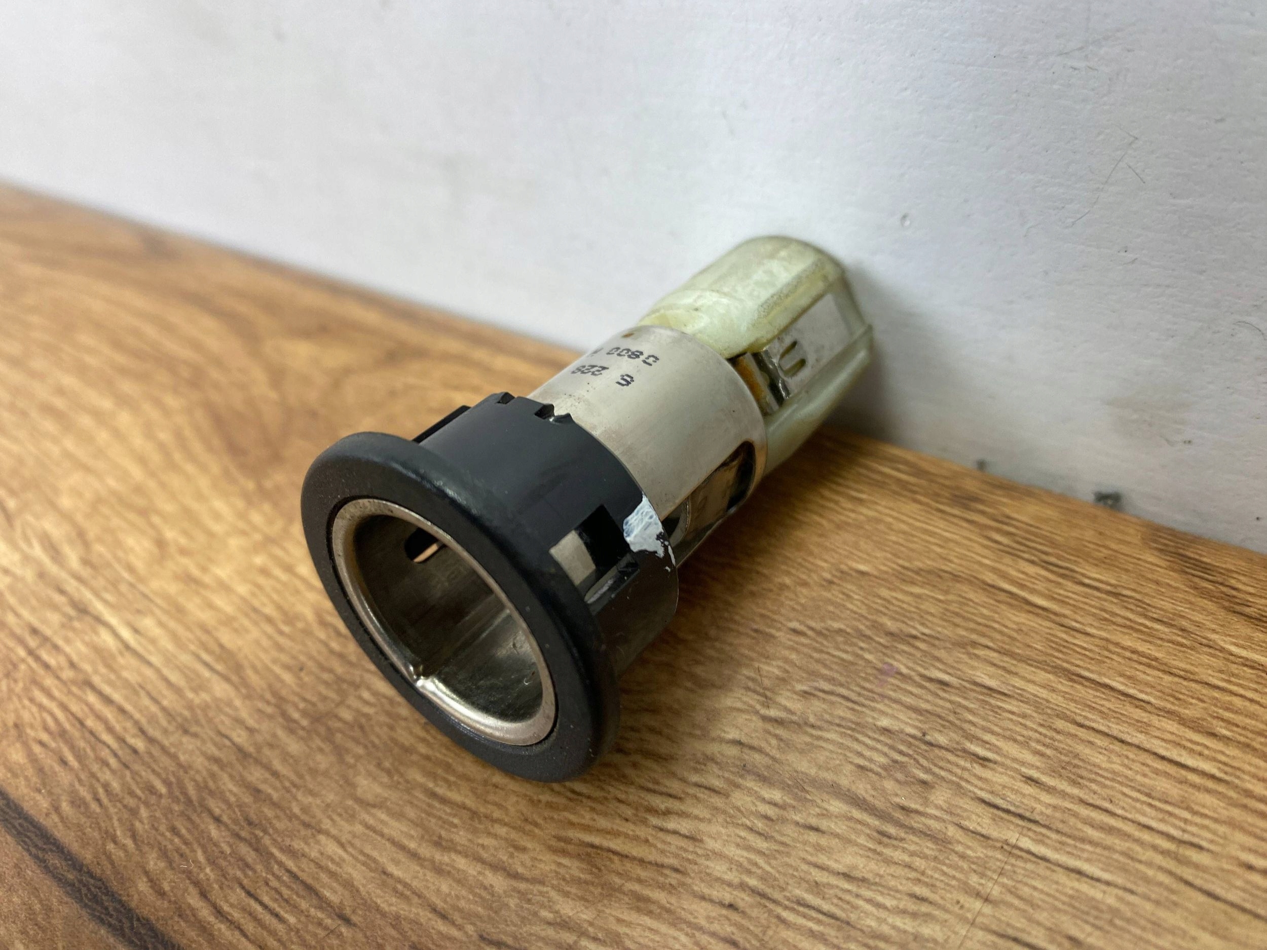 Adapter, Stecker zapalniczki Chevrolet Corvette C6 2005+