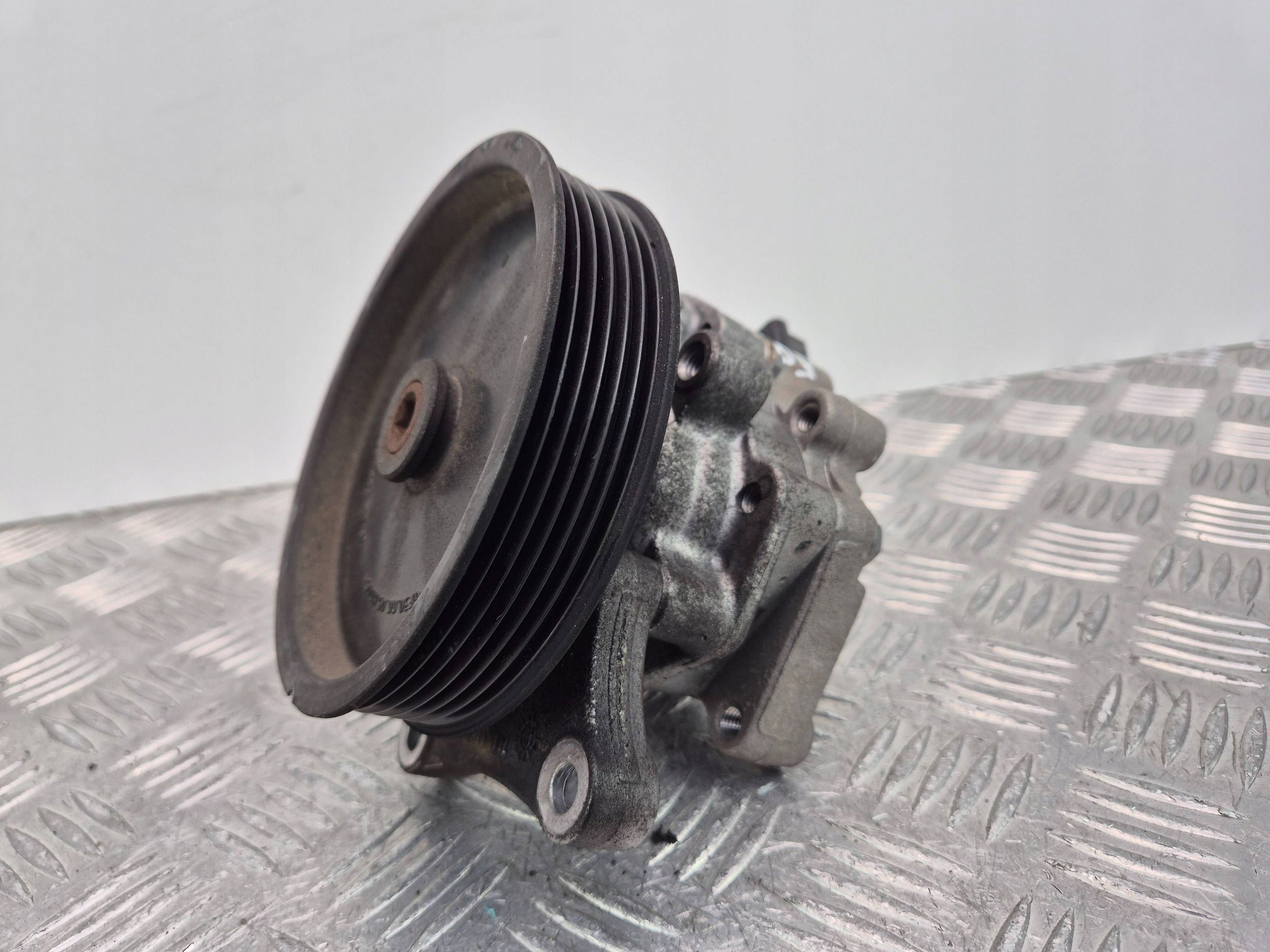 Mercedes E200 CGI W212 Pompa servosterzo A0064666801 M271.820