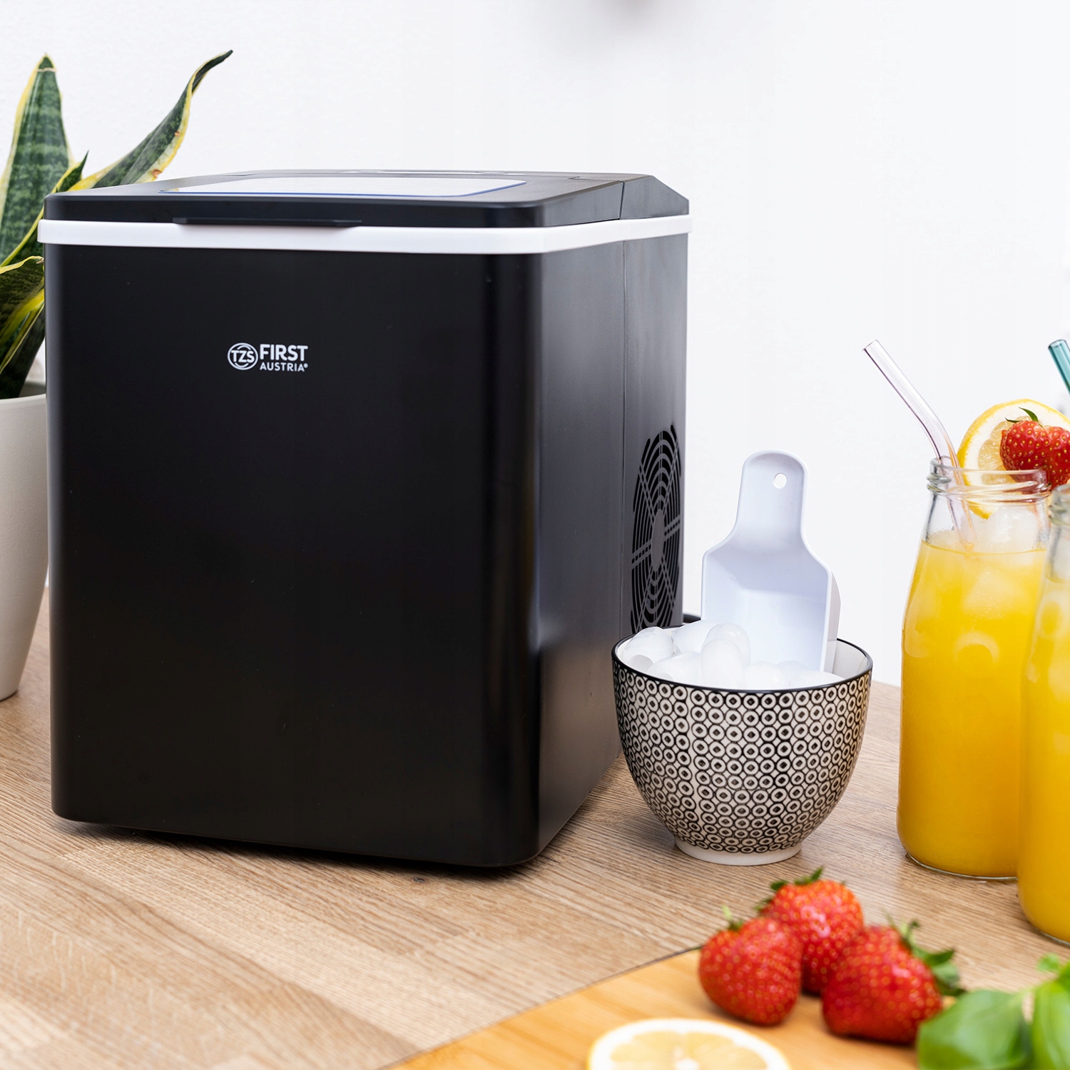 Kostkarka do lodu domowa Model 5104-1