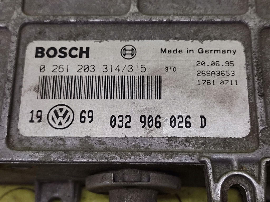 VW GOLF III 1.6 control unit of the engine 0261203314/315