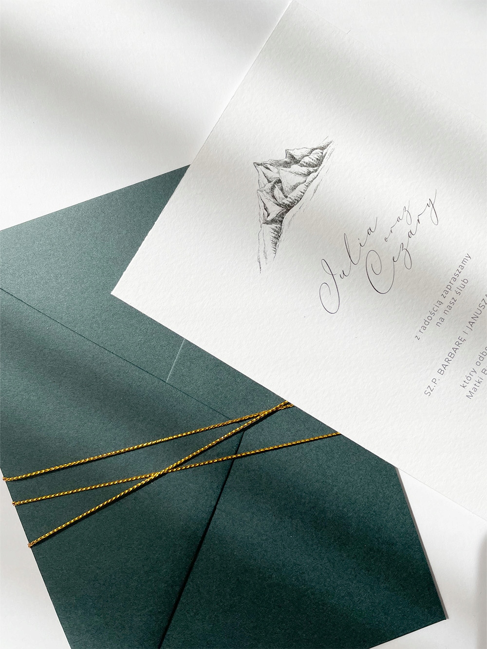SUBTELNE ZAPROSZENIE ŚLUBNE Z MOTYWEM GÓR KOPERTA Marka inny