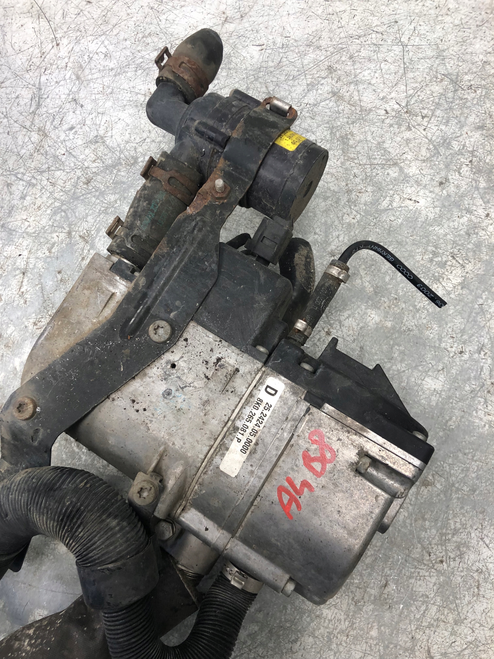 WEBASTO OGRZEWANIE POSTOJOWE 5 kW AUDI A4 B8 Producent części Audi OE