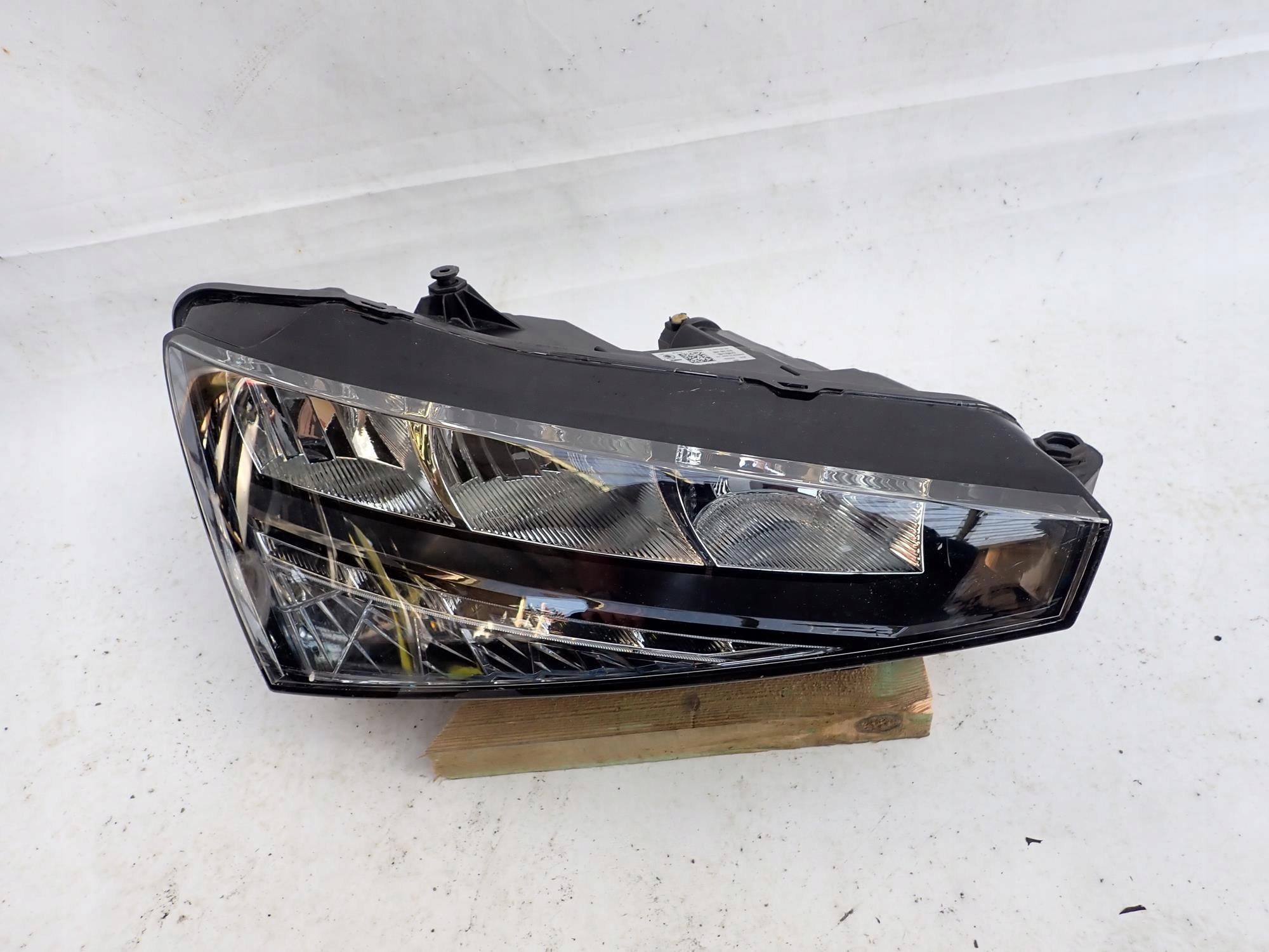 SKODA SCALA 19-23 light front front right
