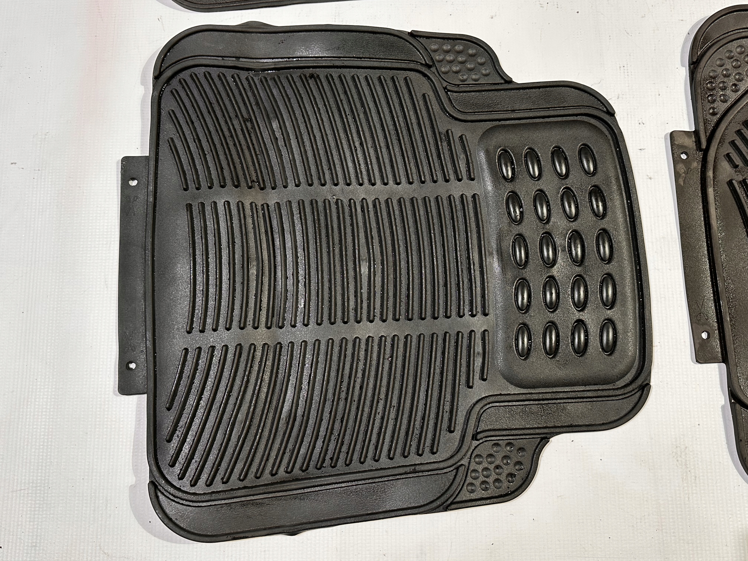 car carpet mats rubber running board Chevrolet Camaro 2009 - 2015