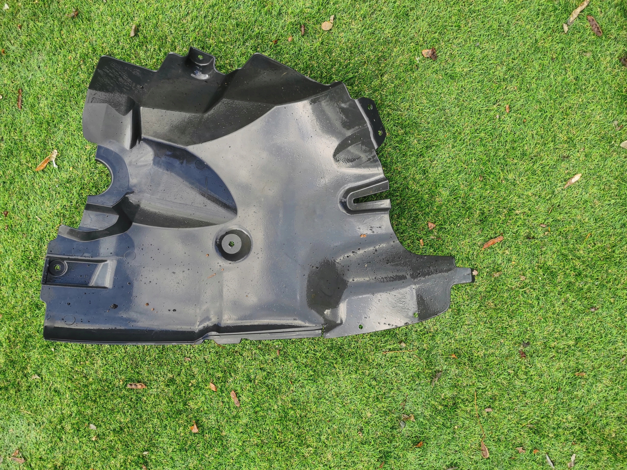 MERCEDES SPRINTER W906 VW CRAFTER mudguard right front A9066841377