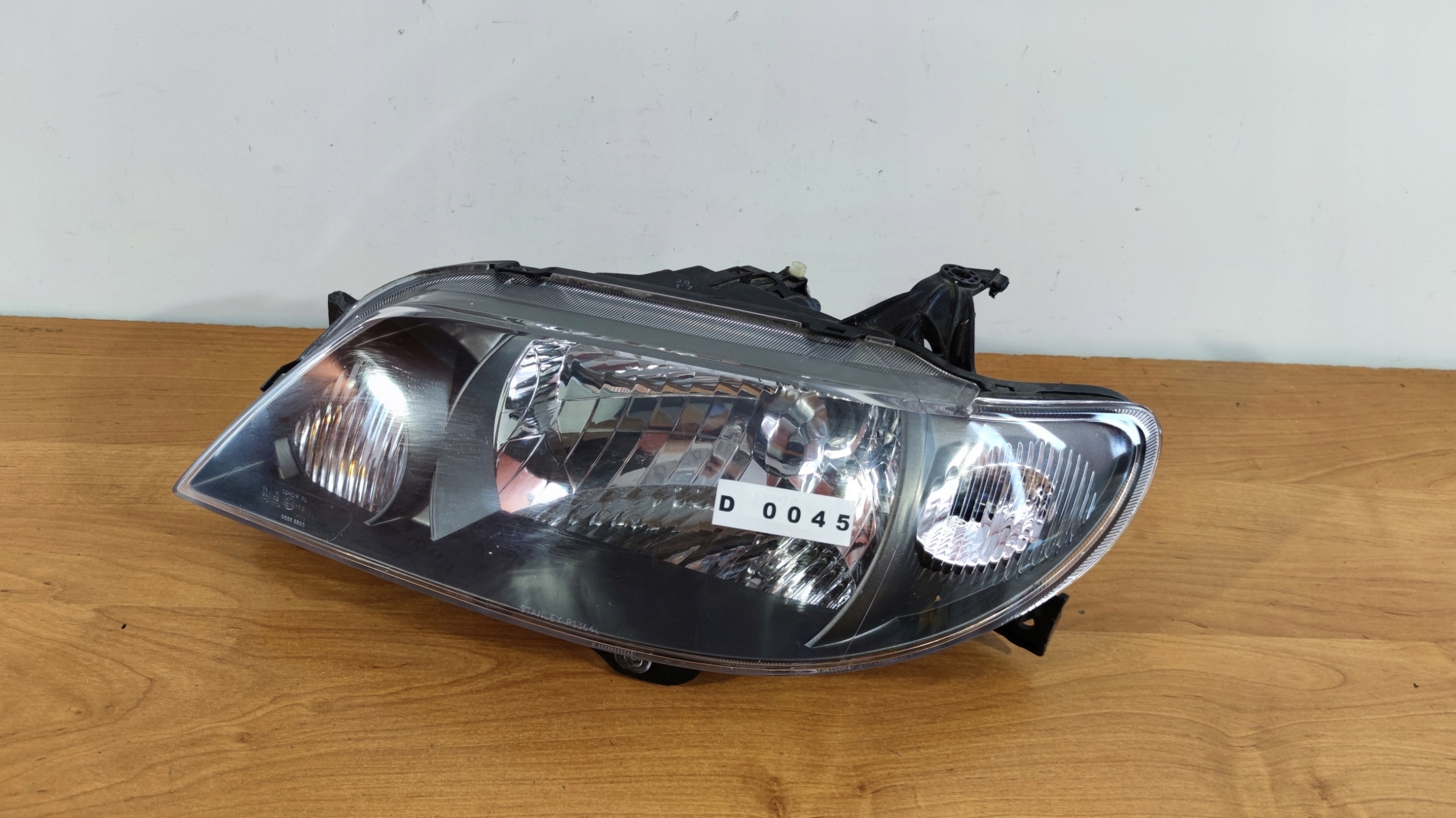 MAZDA 323 323F LIFT left light front REFLEKTOR 01+