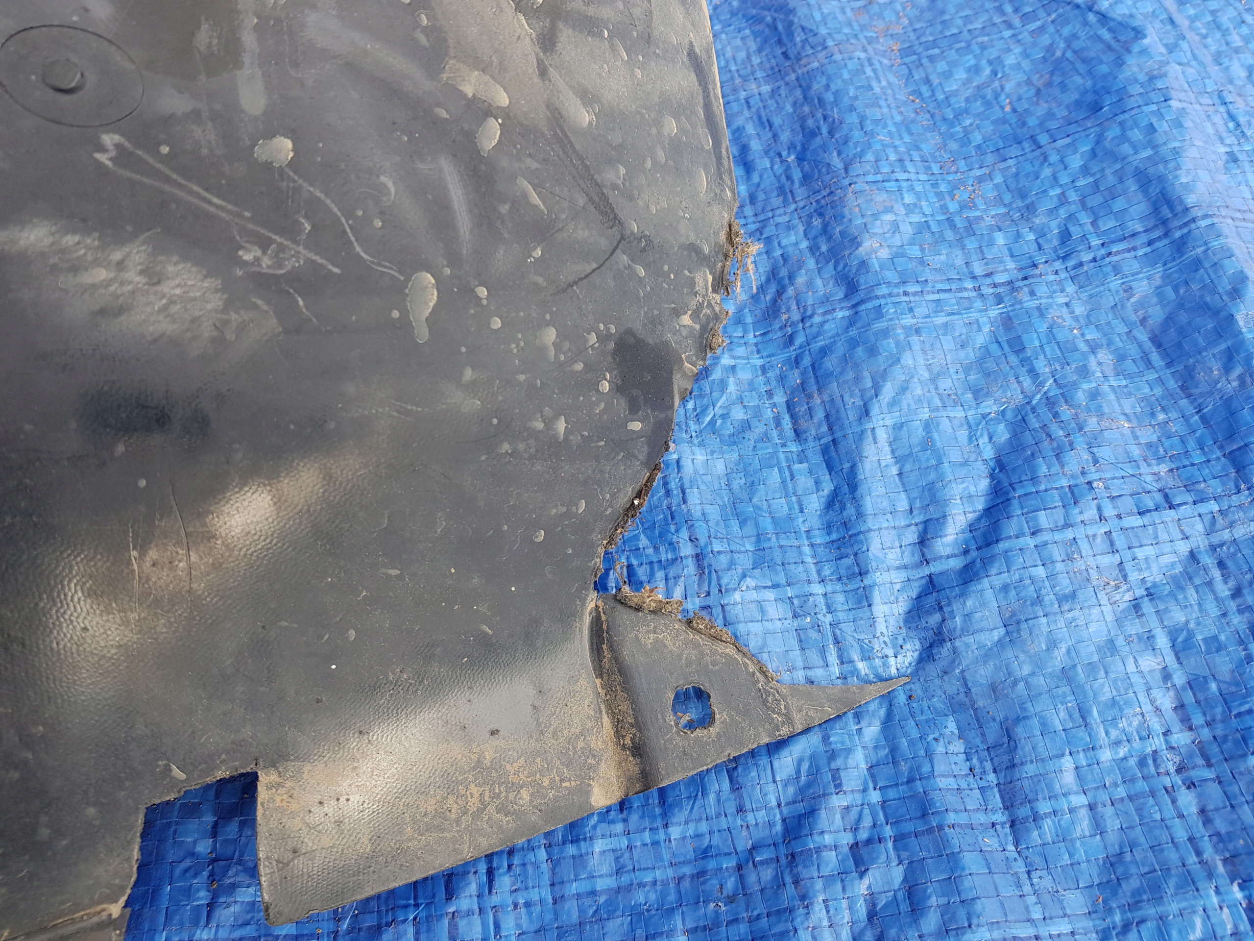 mudguard right front MERCEDES CLK W209 2098841222 2098840622