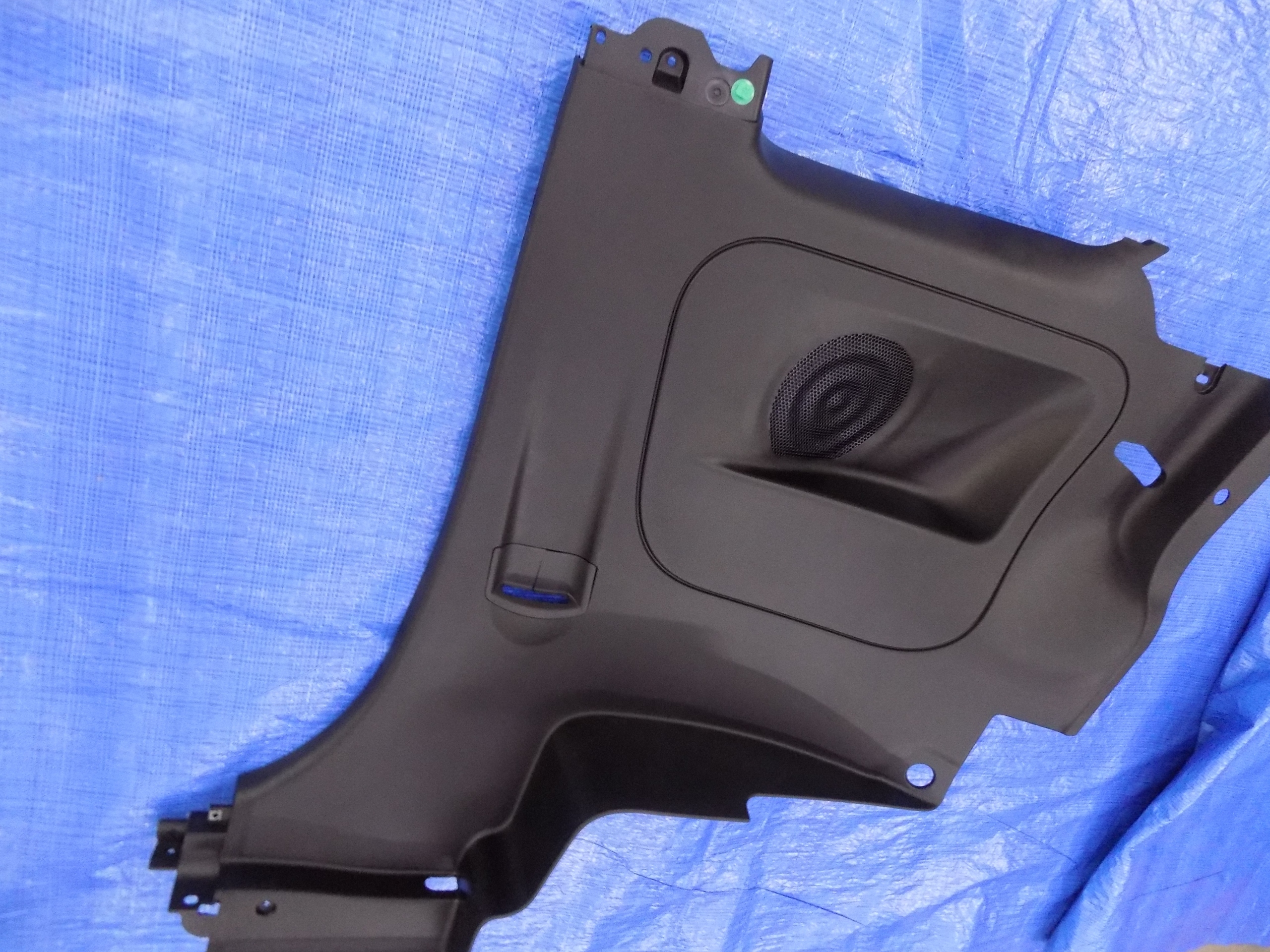 TAPICERKA BOCZEK BAGAŻNIKA PRAWY TYŁ FIAT 500