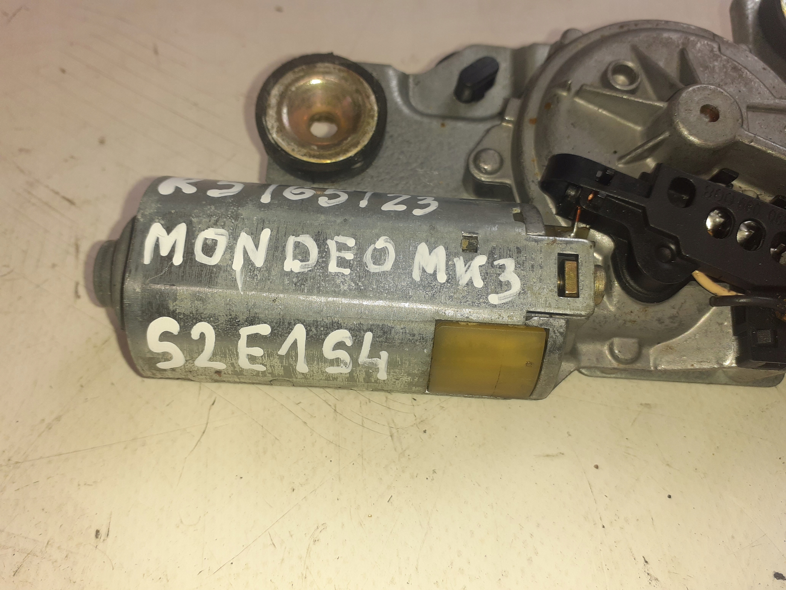 Ford Mondeo MK3 motorić brisača