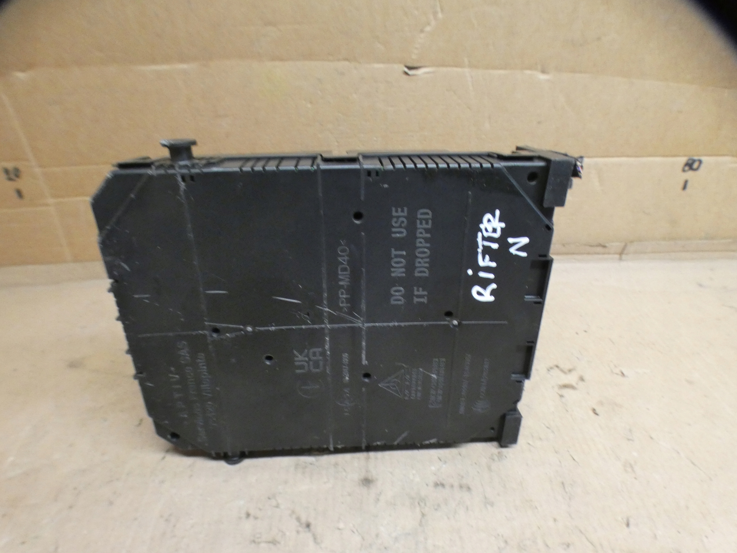 Module fusibles Citroen Berlingo 2021 9853734980