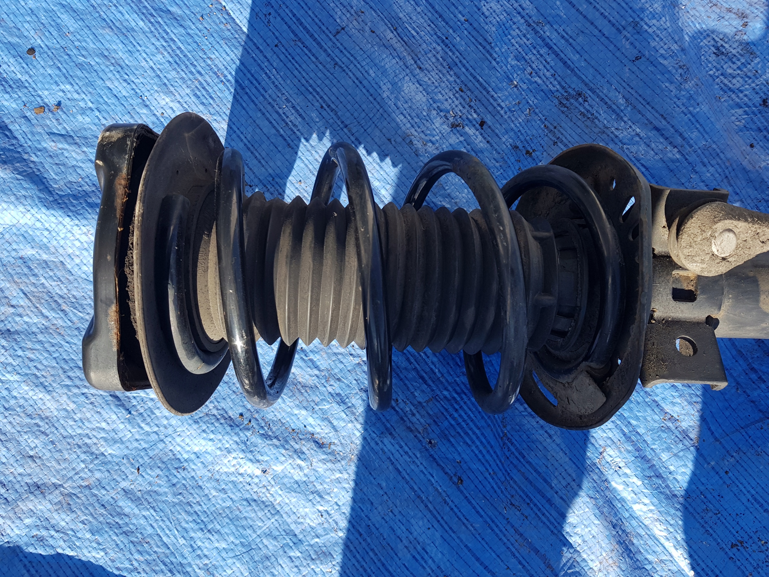 shock absorber front left right MERCEDES W204 2043202966