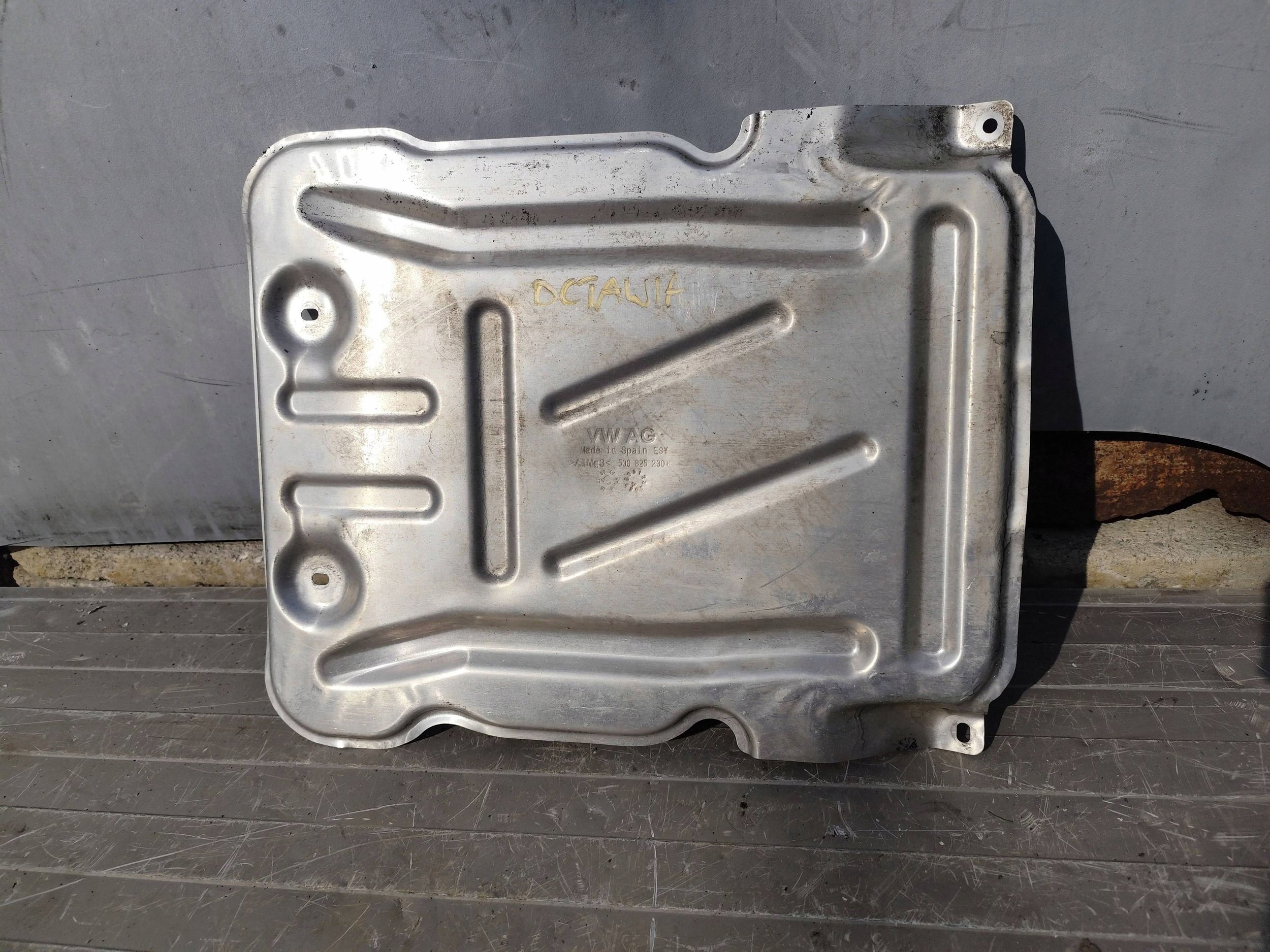SKODA OCTAVIA IV cover chassis 5Q0825230K