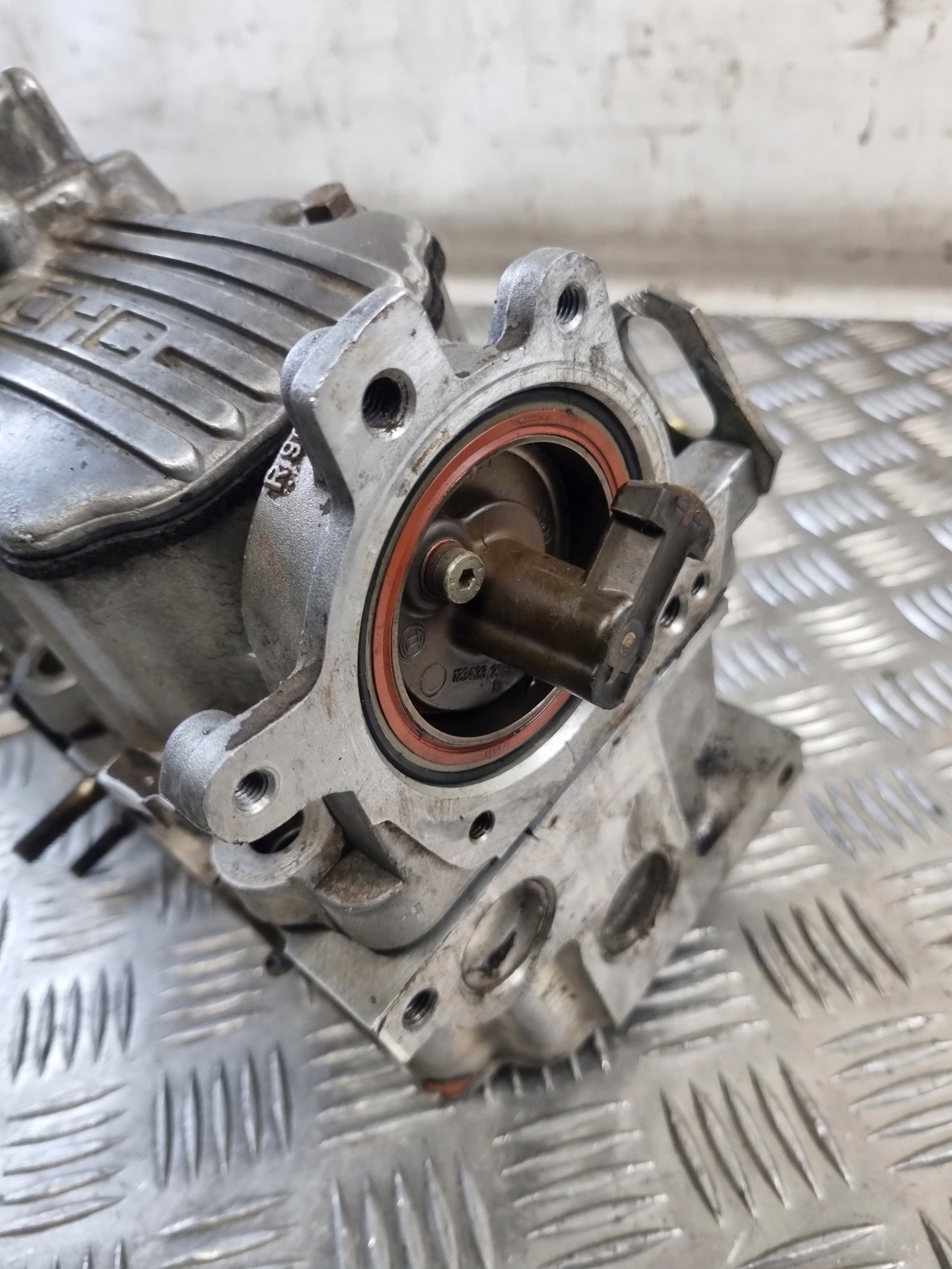 testata alberi a camme coperchio OPEL FRONTERA A 2.0B