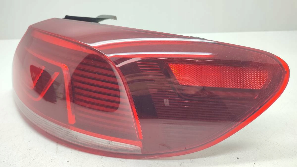 LAMPA TYŁ TYLNA PRAWA LED W BŁOTNIK VW PASSAT B7 CC LIFT EUROPA 3C8945208T Strona zabudowy prawa