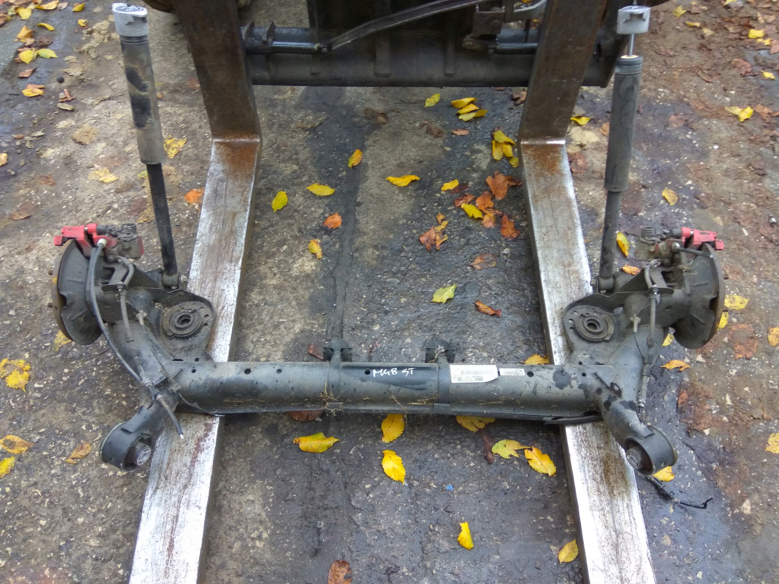 FORD FIESTA MK8 ZAWIESZENIE TYŁ TYLNE OŚ TARCZE ST