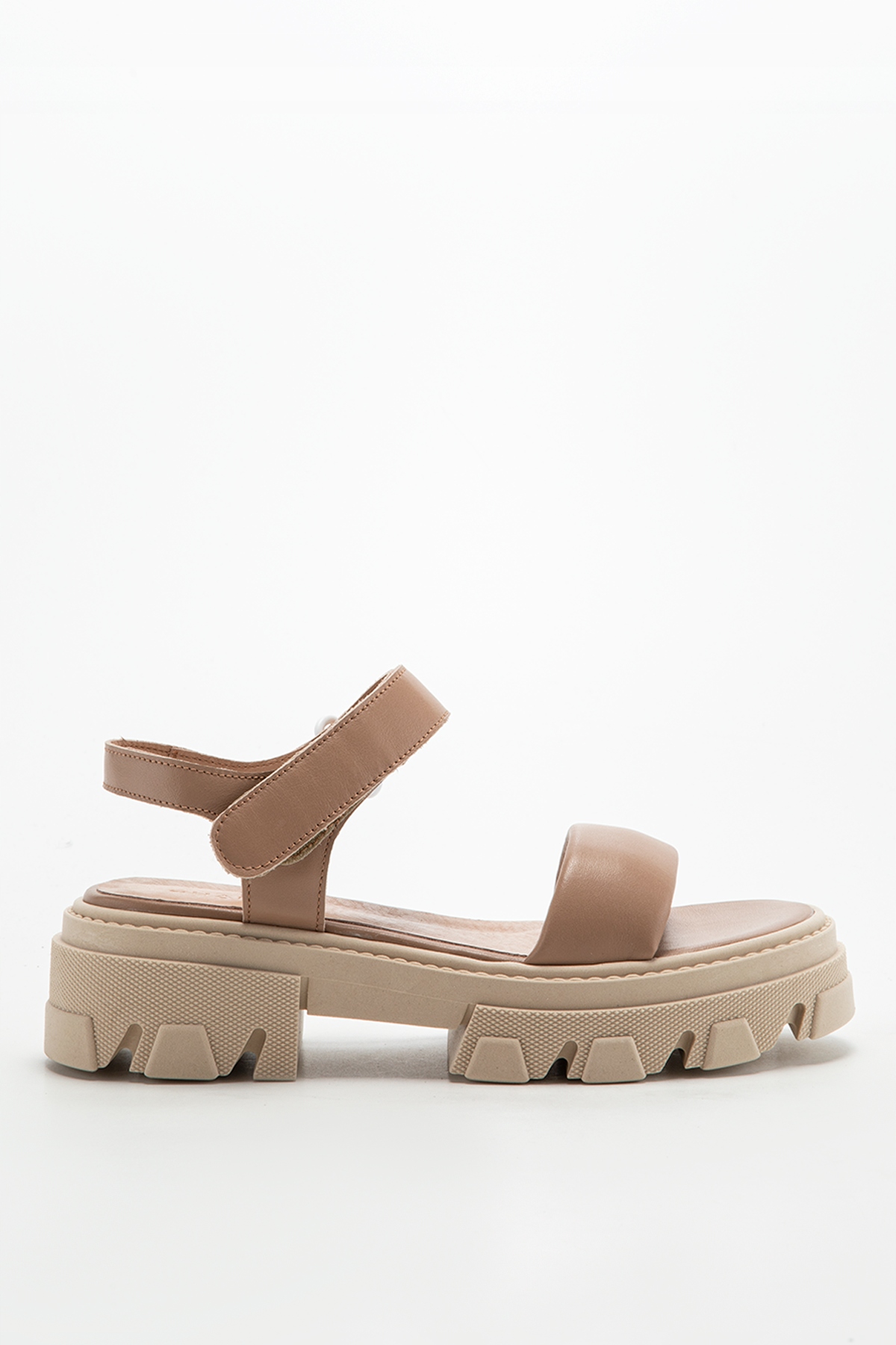 Dámské Sandály Na Platformě Charles Footwear Klara Sneaker Basic Camel 40