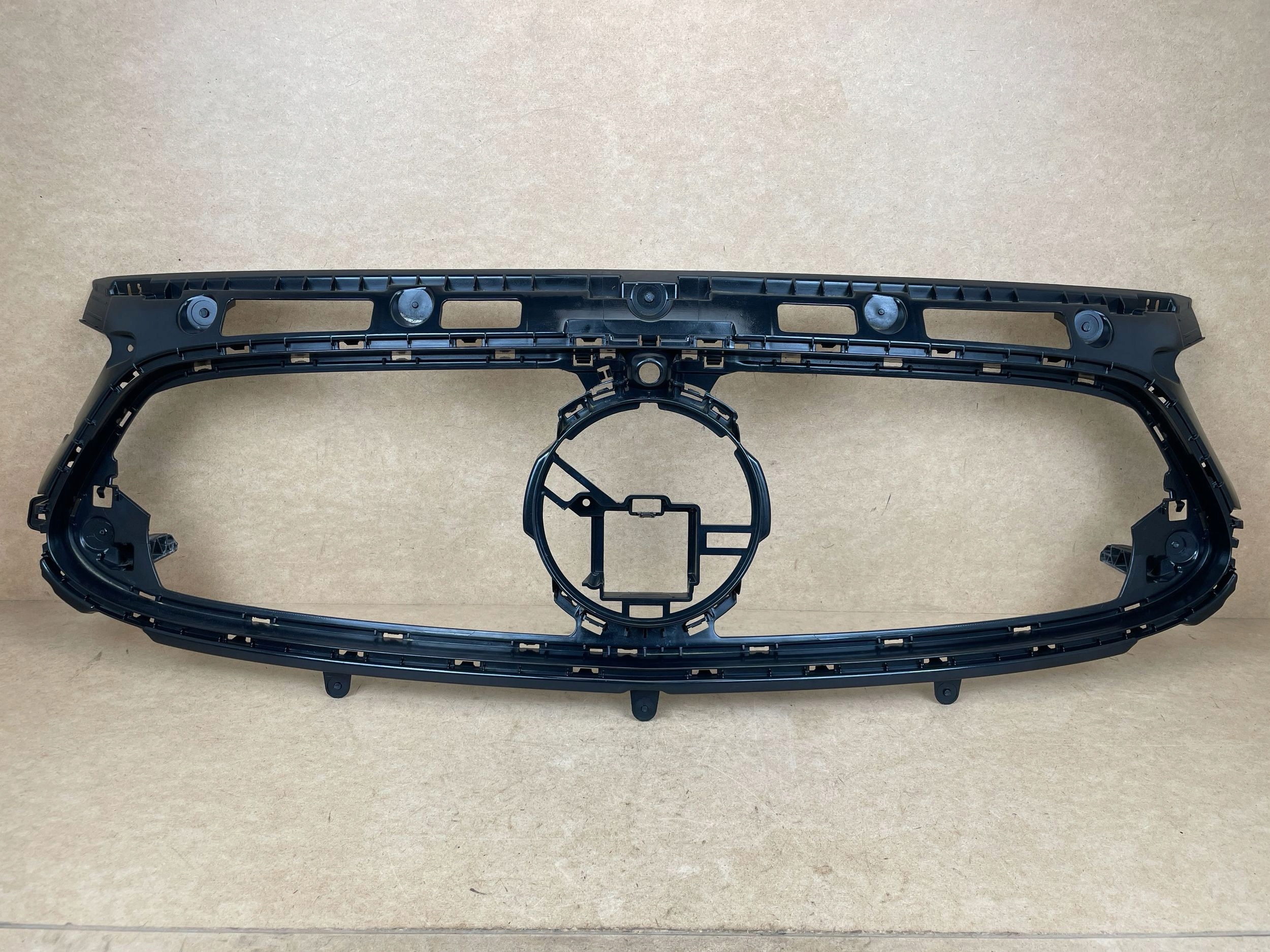 pillar frame holder grille GRILA MERCEDES GLA 247 2019- A2478884001