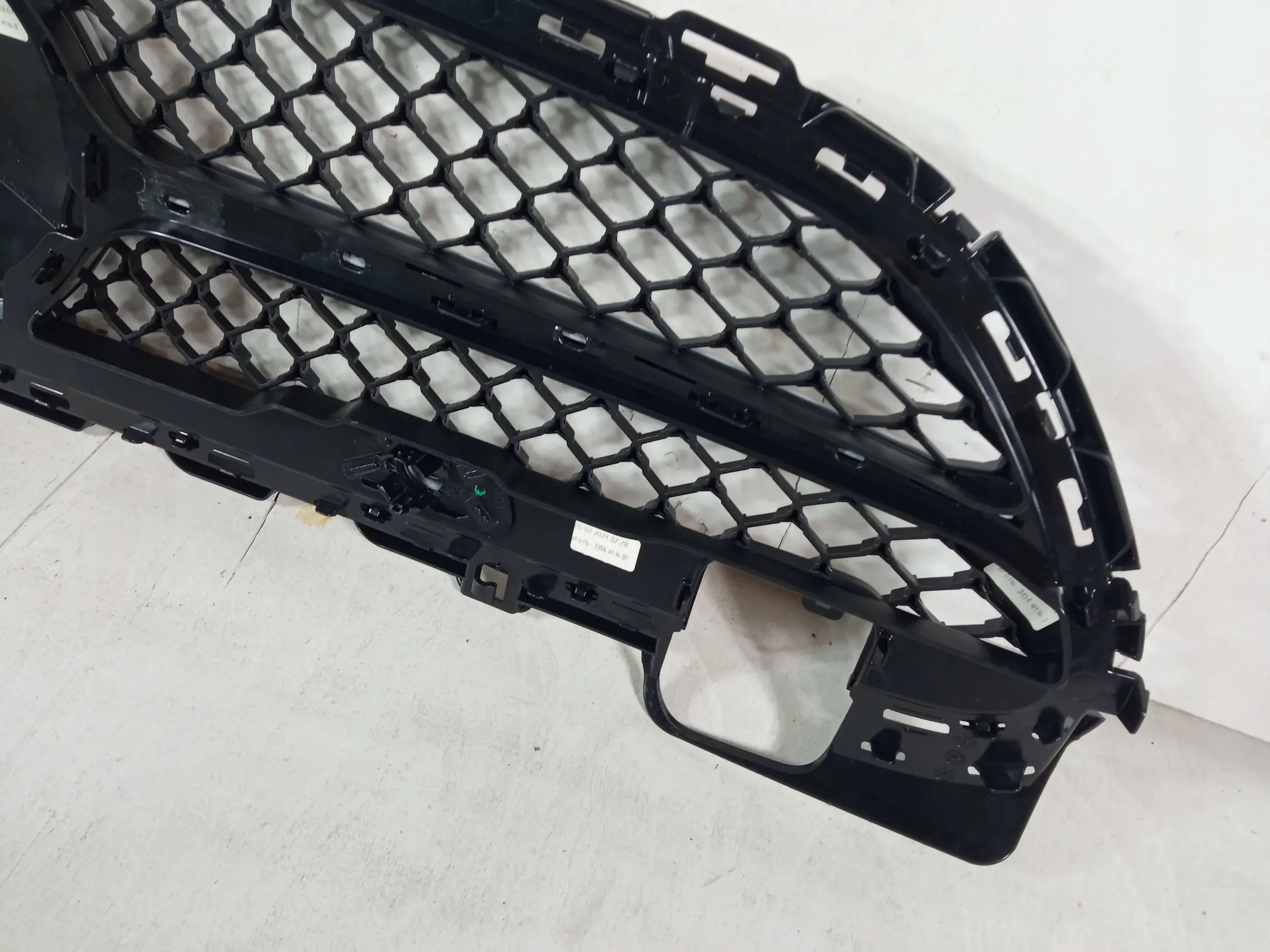 Mercedes-Benz C-Klasse W206 Kühlergrill FRONTGRILL Kühlergitter A2068882100 - Thumbnail 7