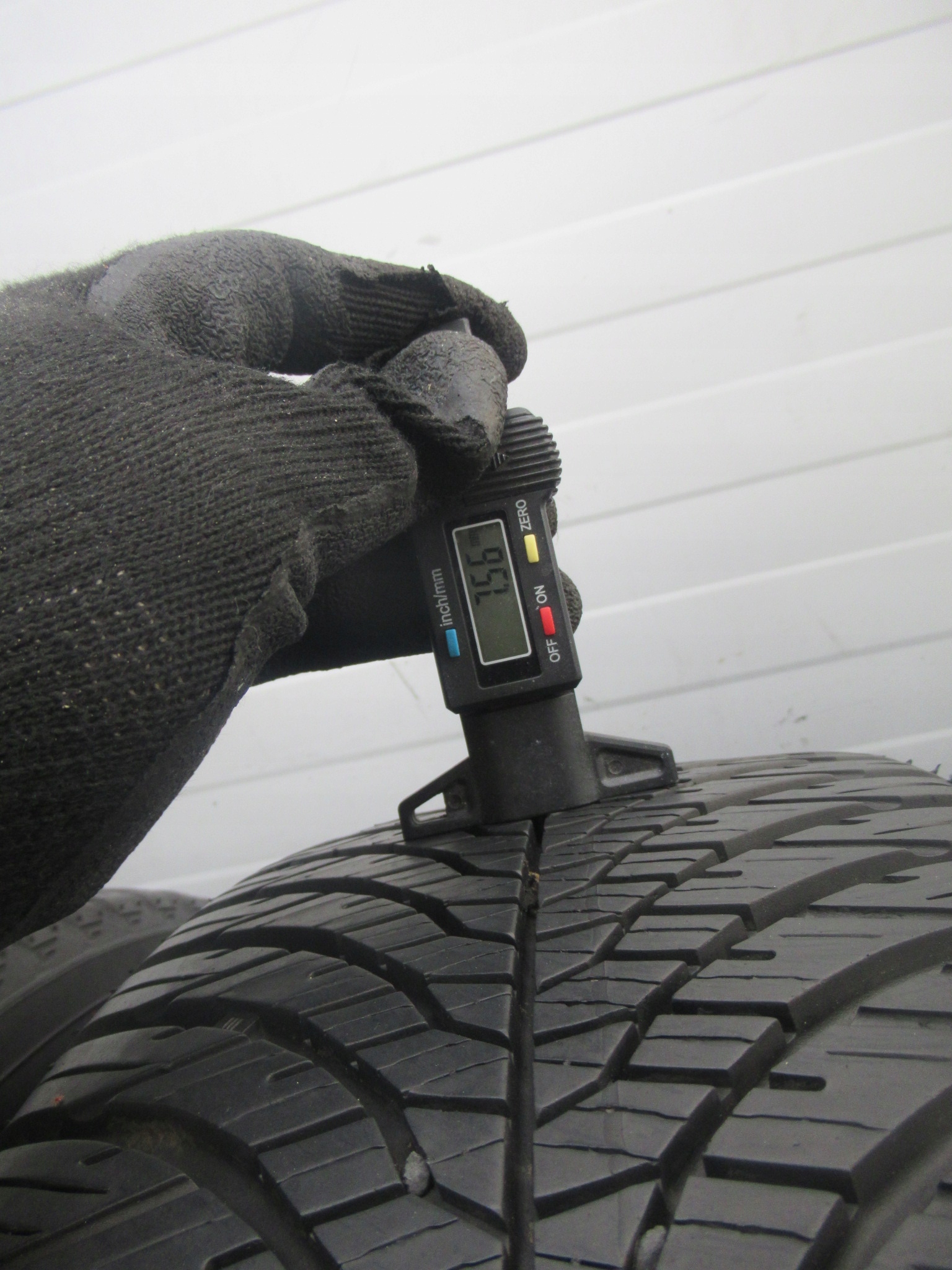 ALU+OPONY WIELOSEZON R16 SUZUKI SWIFT SPORT Wzór wieloramienne