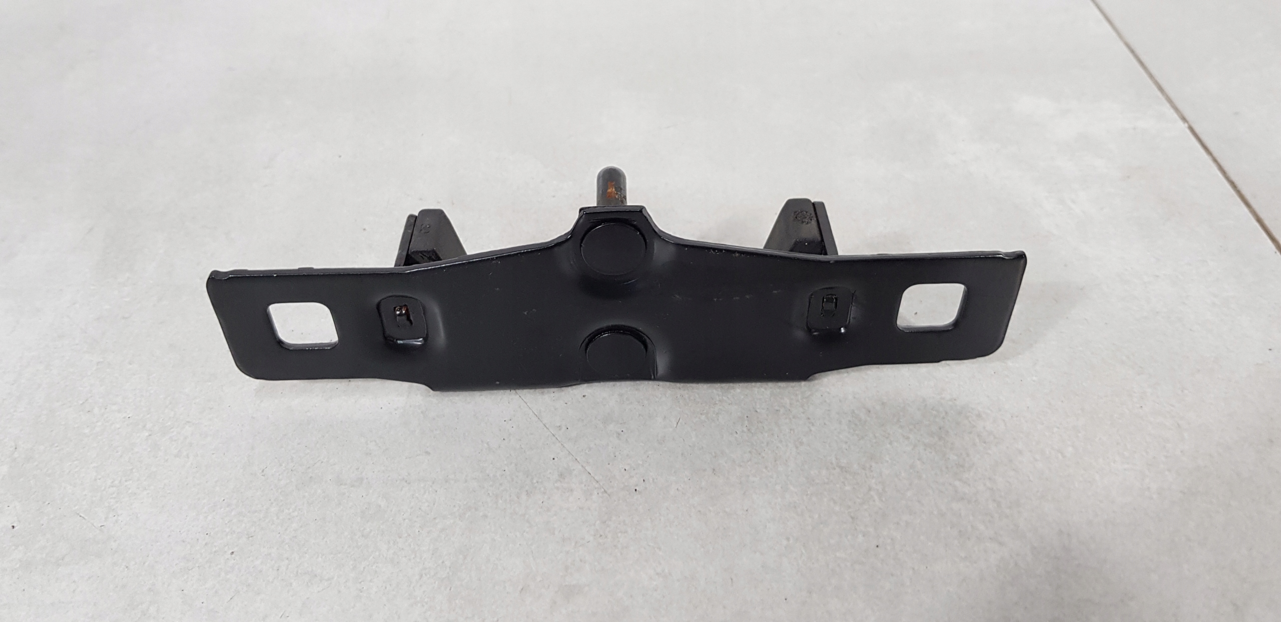 FORD FIESTA MK7 RYGIEL KLAPY BAGAŻNIKA 8A61-A404B12
