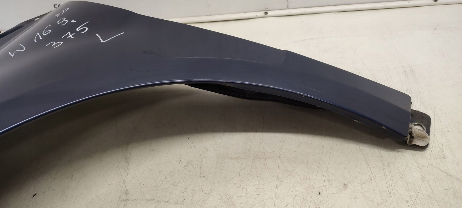 fender left front front Mercedes W169 A-klasa 1,7 5D