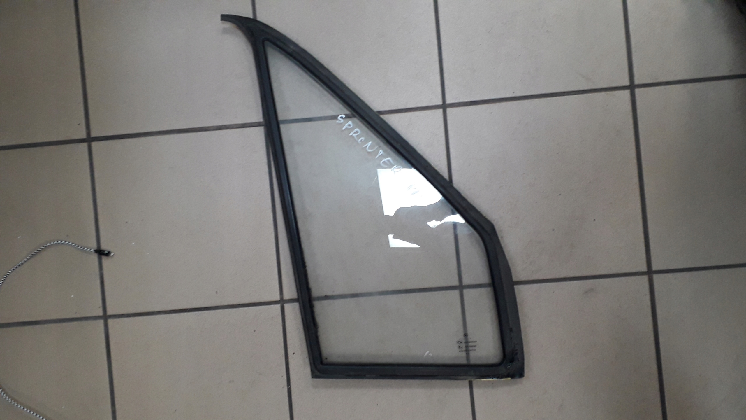 MERCEDES SPRINTER VW LT 95-06 SZYBA PRAWA TRÓJKĄT