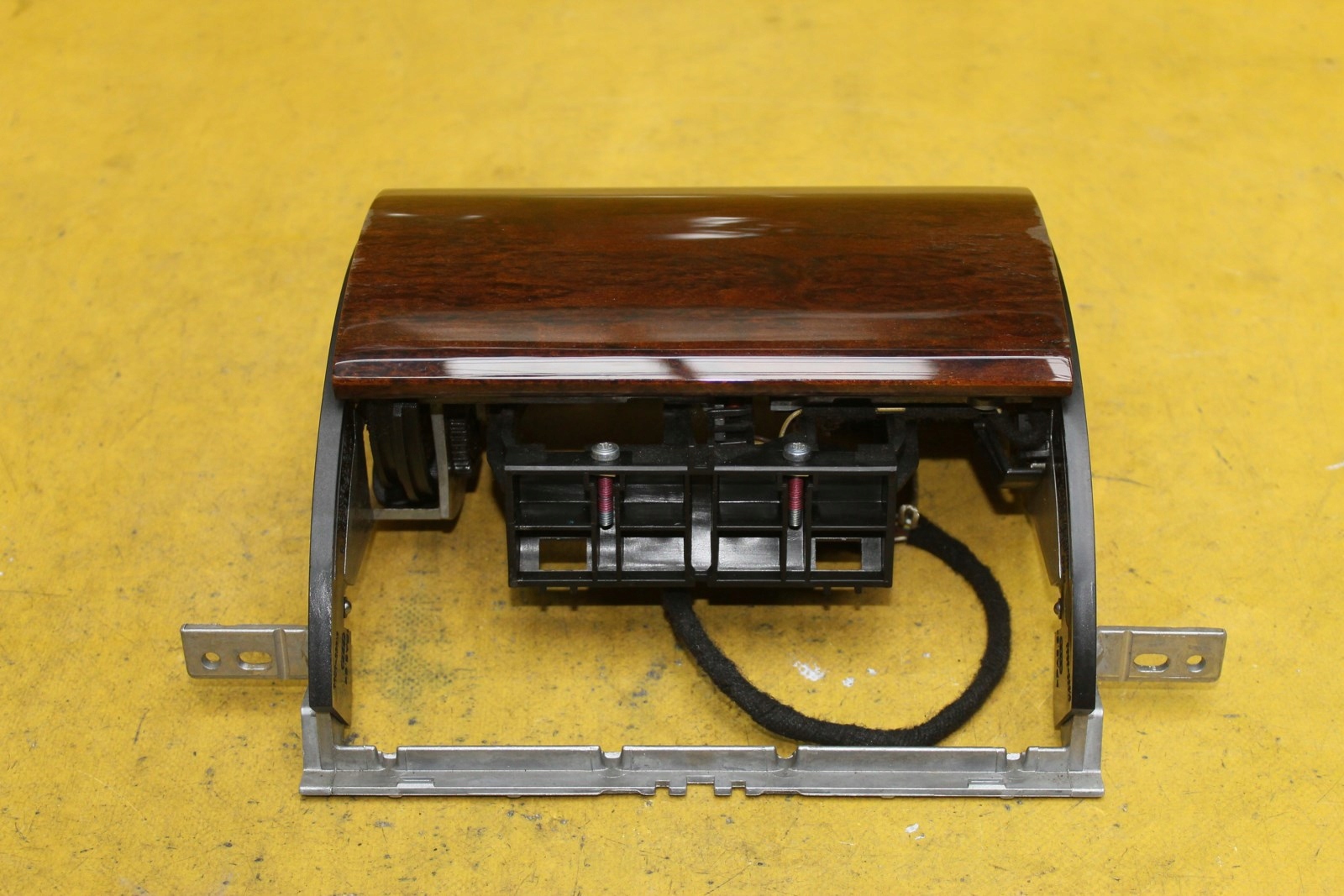 Лифт дисплея MMI A8 D3 4E0857273C