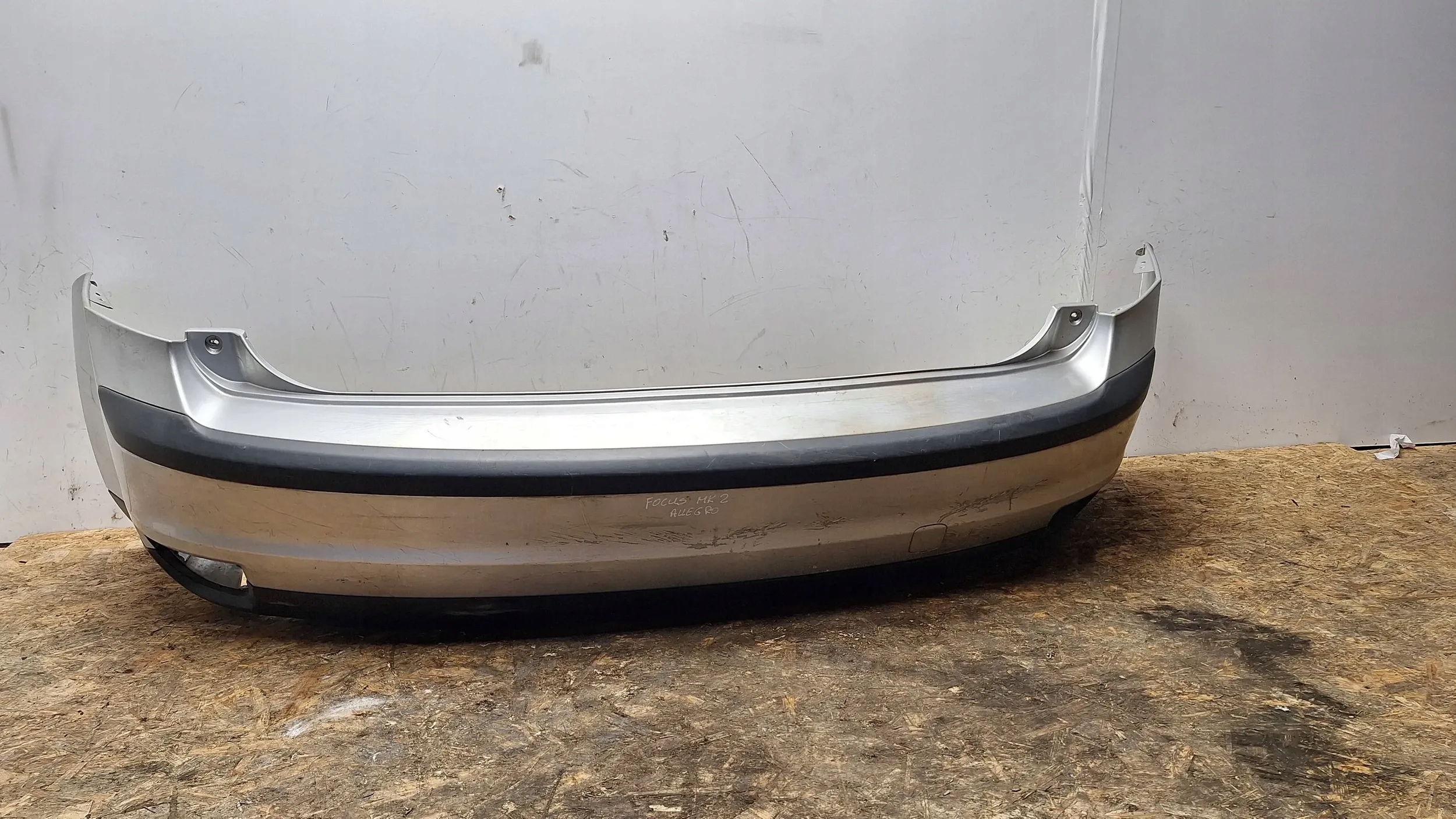bumper rear part 4M51-A17906-A FORD FOCUS MK2 04
