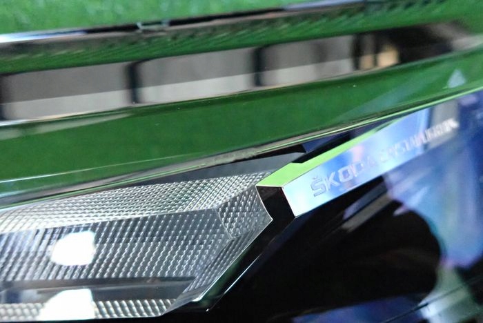 SKODA KAMIQ CRYSTAL LED 19- reflektor left light left