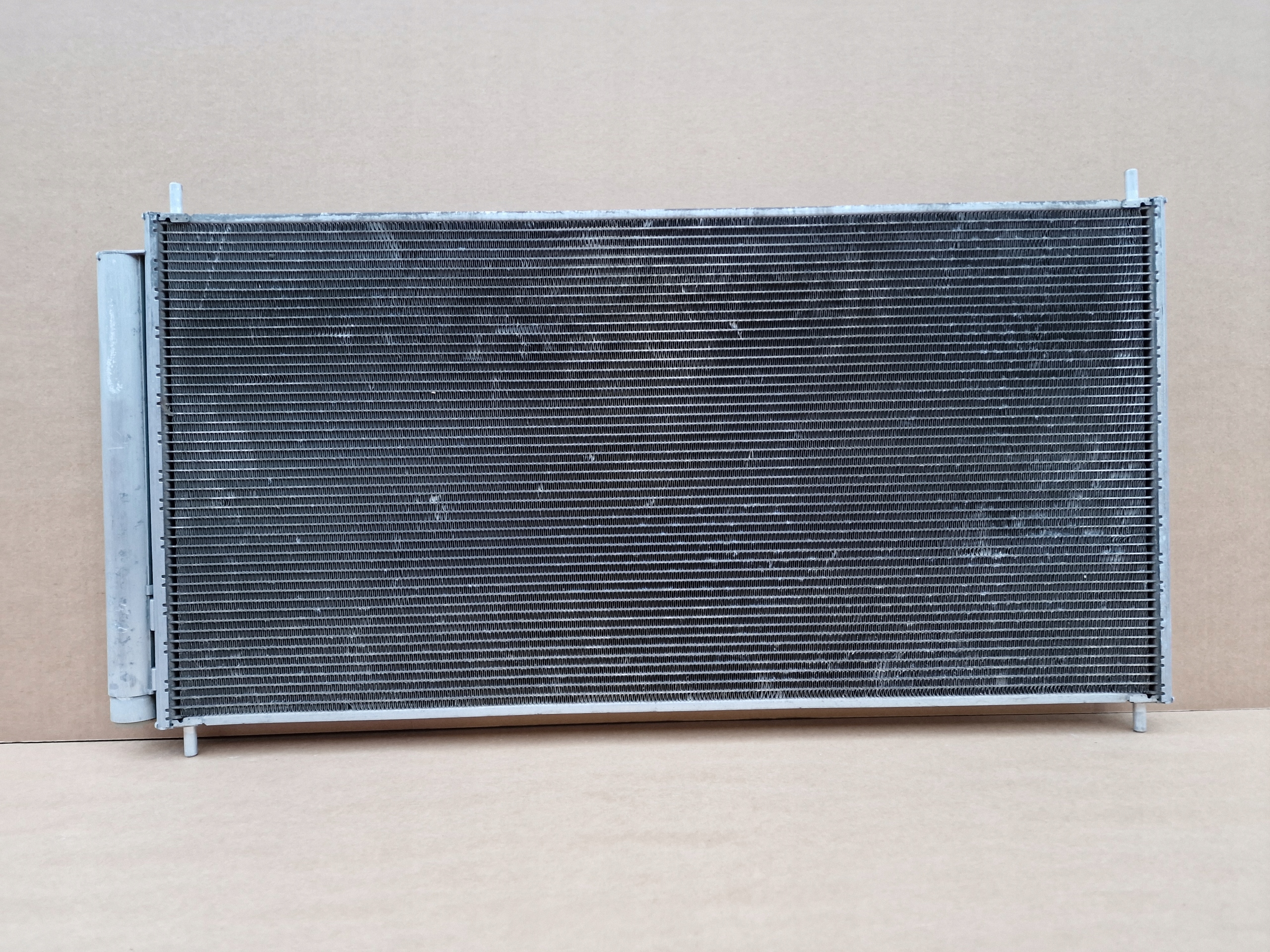 9978 88450-02410 - РАДІАТОР КОНДИЦІОНЕРА AURIS COROLLA VERSO 2. 0D4D