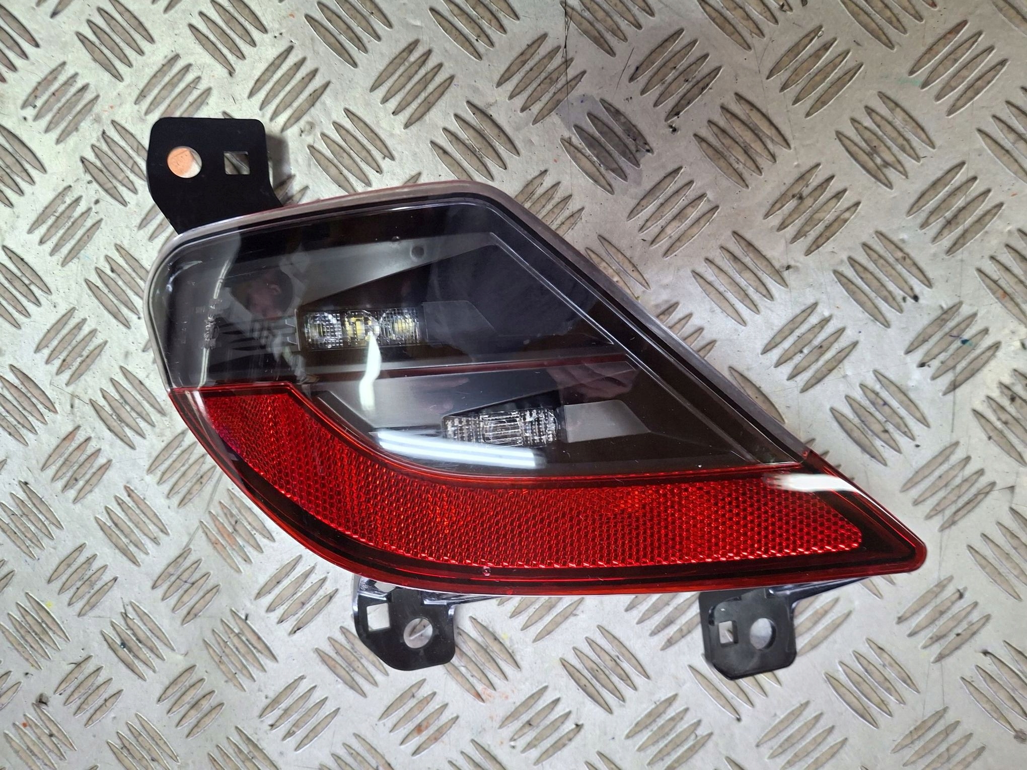 RENAULT AUSTRAL 2022 -> light light PRZECIWMGIELNE rear part right