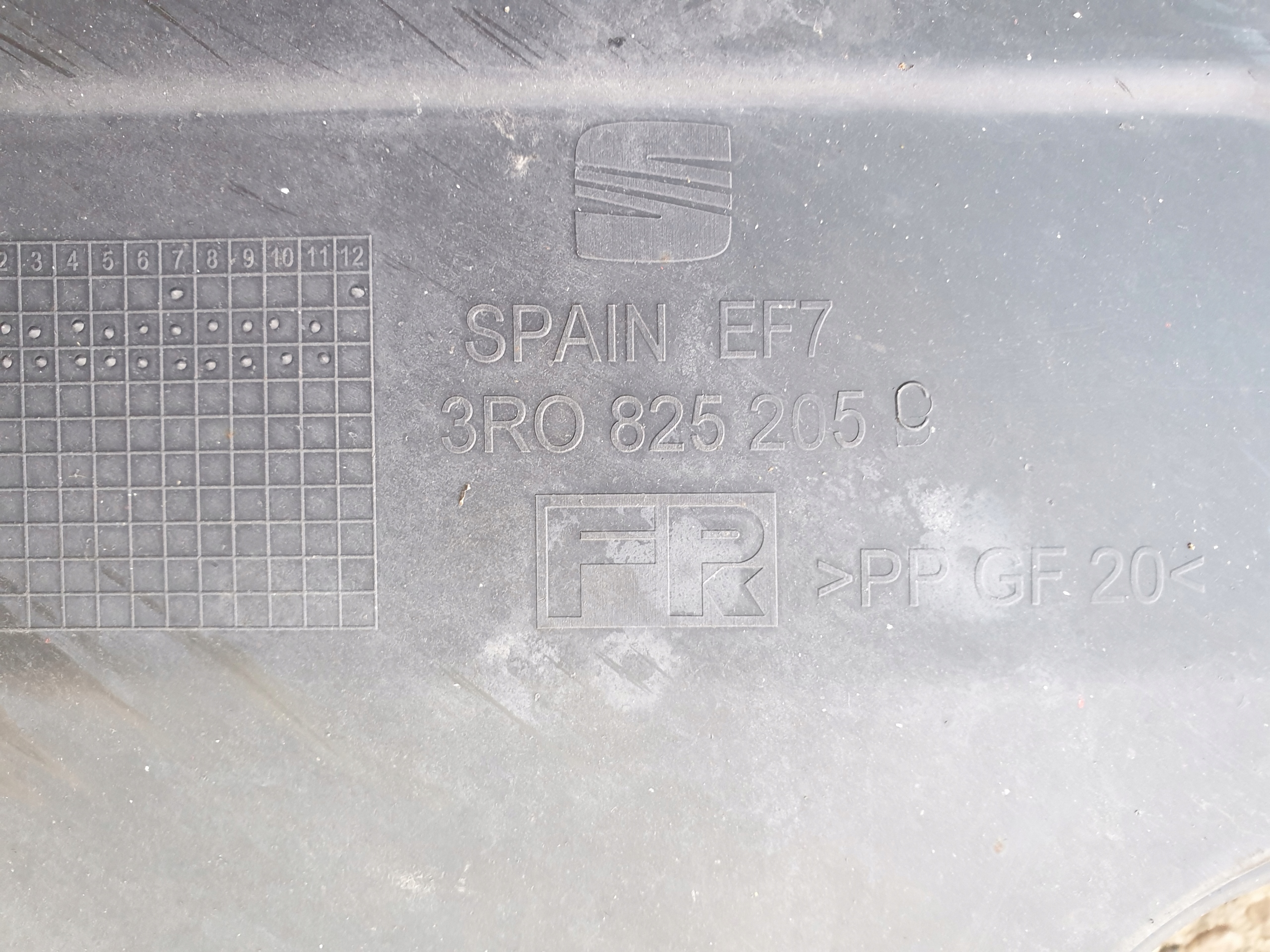 Blende Abdeckung Unterfahrschutz Abdeckung SEAT EXEO 2009-2013 LP 3R0825205C