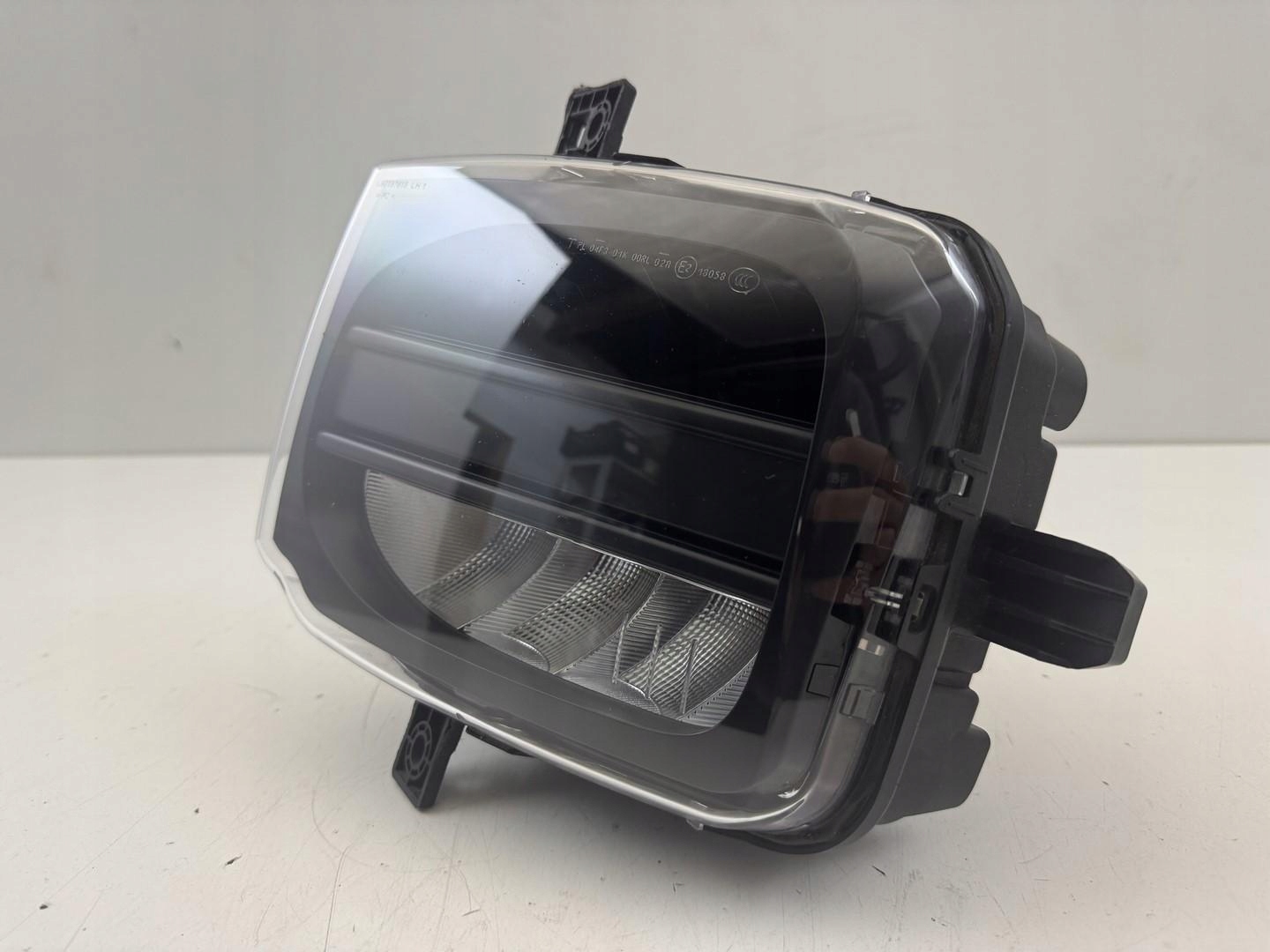 vw левый ГАЛОГЕН led 2GM941661A