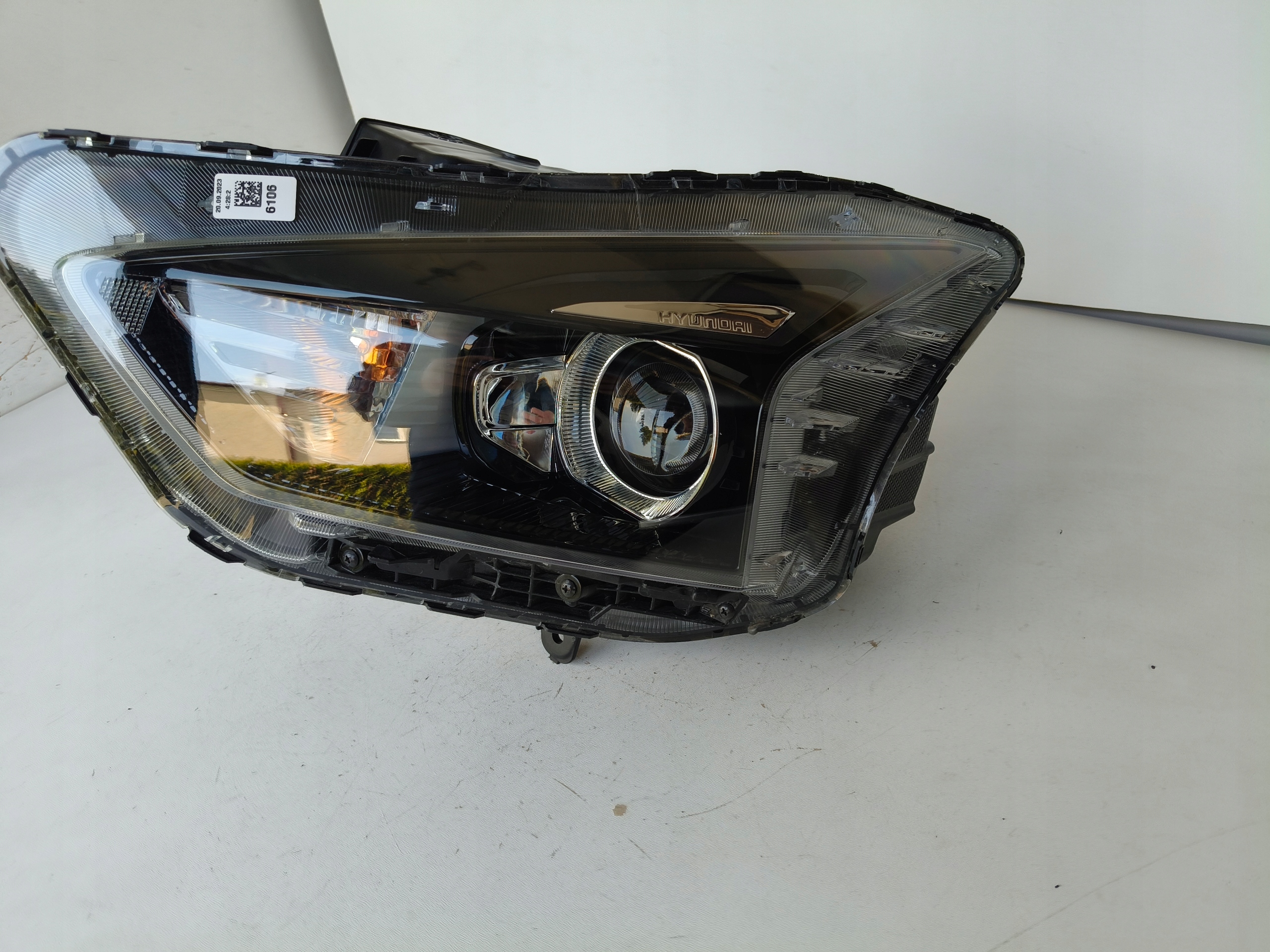 light left REFLEKTOR HYUNDAI BAYON 21
