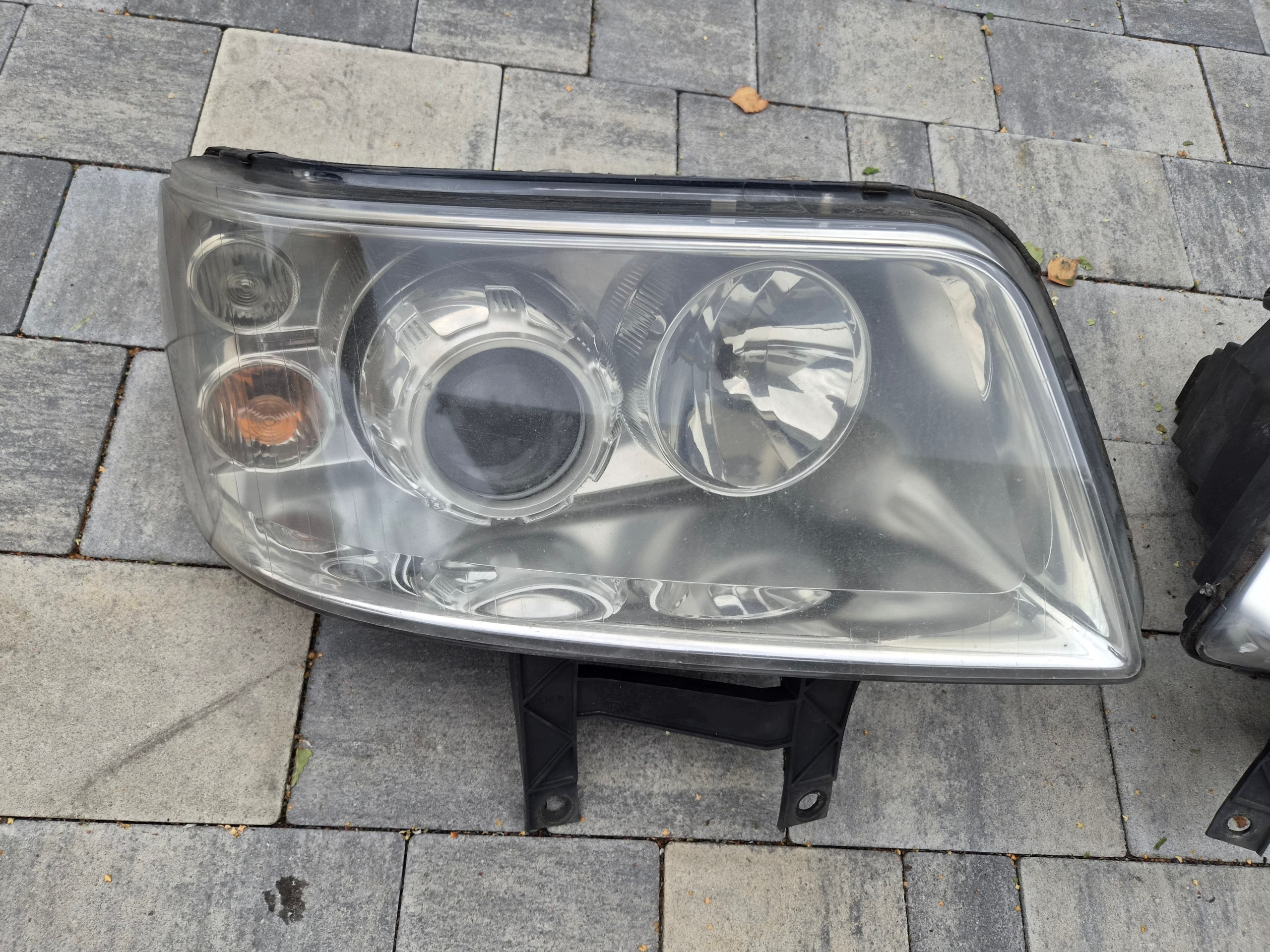 VW T5 lights front XENON left + right komplet