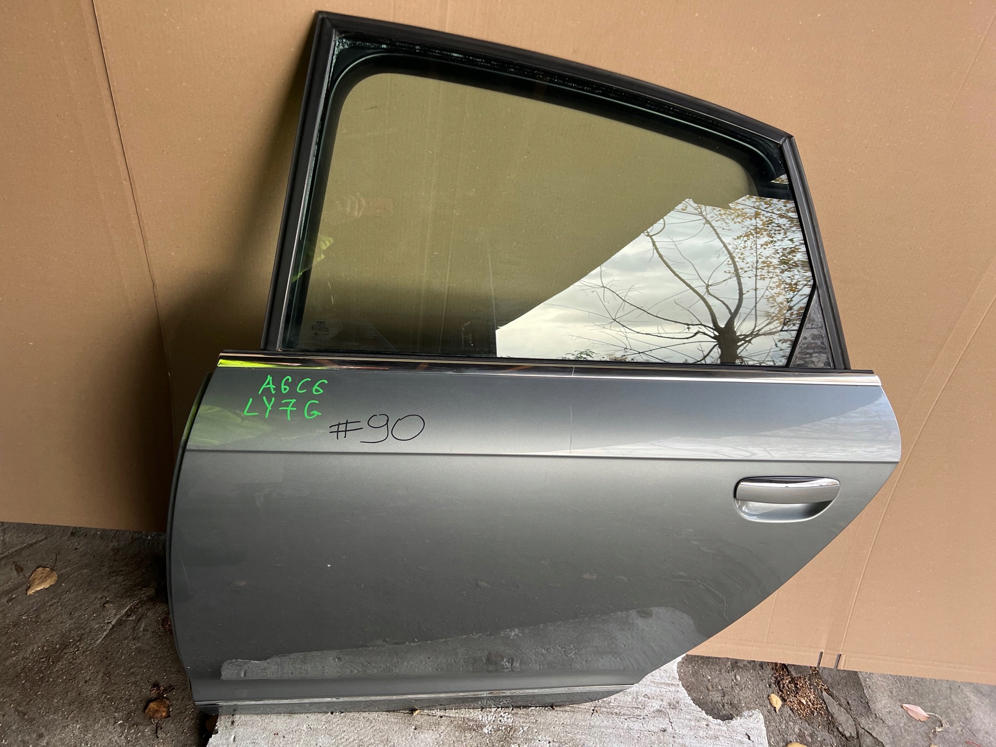 AUDI A6 C6 sedan door left rear part left rear. LY7G
