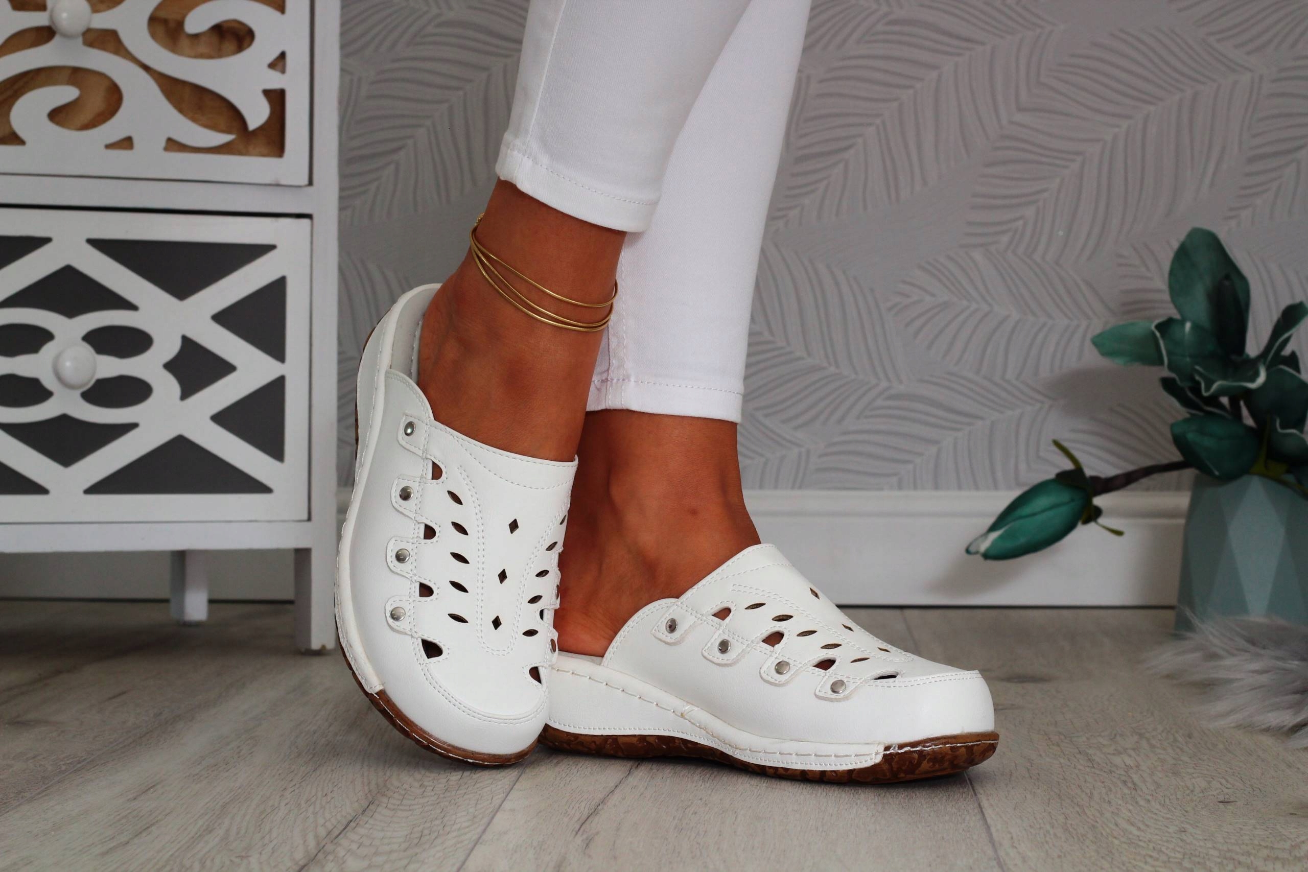 ORTOPEDYCZNE KLAPKI DAMSKIE LEKKIE SZYTE SKÓRA Marka inna