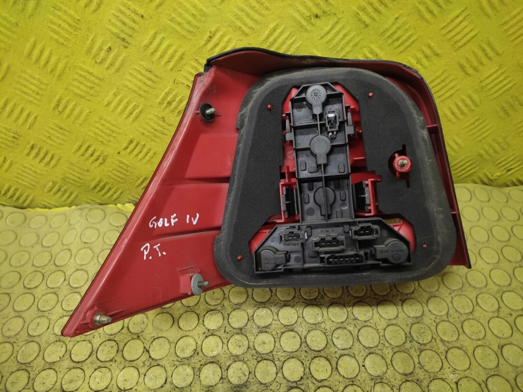 VW GOLF IV light right rear part 1J6945096Q