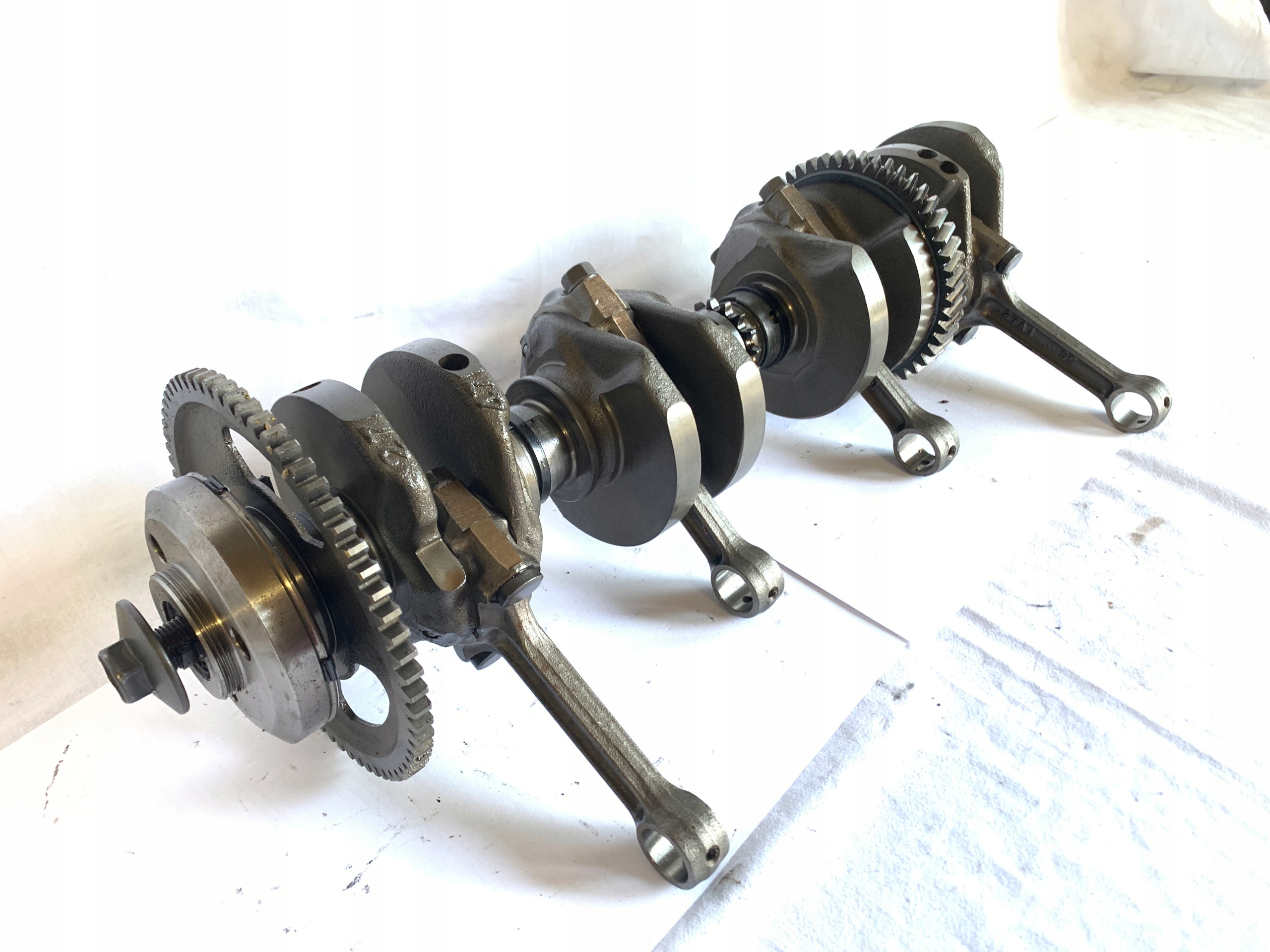 353544673544463325999999919111111111111111111131111112121111111211111192992999999 - Suzuki GSXF 600 750 коленчатый вал