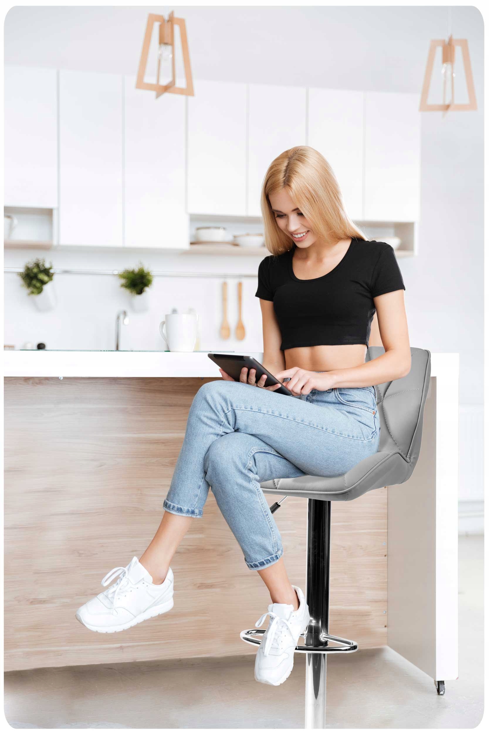 HOKER KRZESŁO BAROWE OBROTOWE REGULOWANE STOŁEK Kod producenta 260101